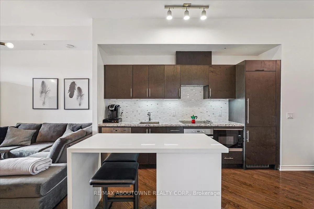 Photo 5 of Unit 701, 23 Glebe Road W, Toronto, Yonge-Eglinton — HOMEH