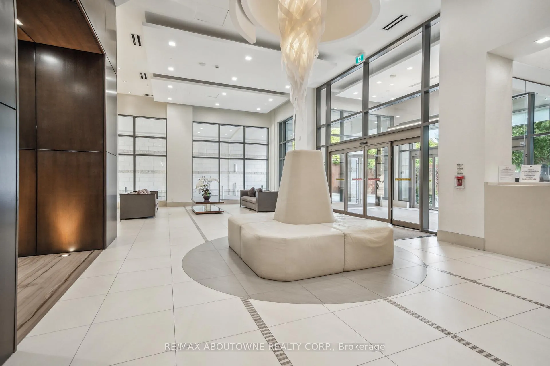 Photo 38 of Unit 701, 23 Glebe Road W, Toronto, Yonge-Eglinton — HOMEH