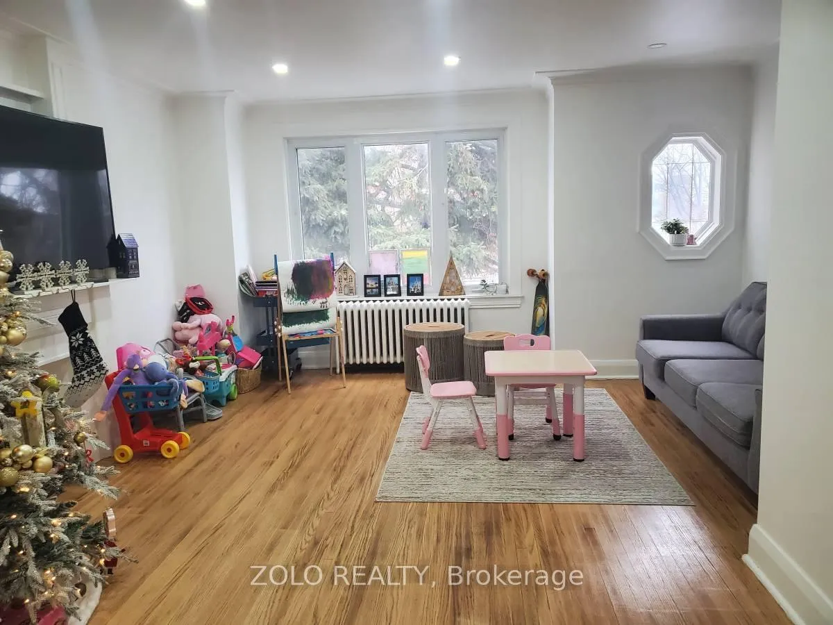 Photo 2 of Unit 3, 344 Northcliffe Boulevard E, Toronto, Oakwood Village — HOMEH
