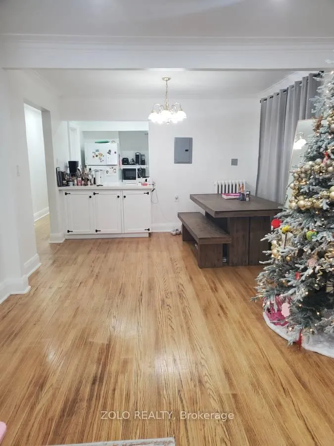Photo 3 of Unit 3, 344 Northcliffe Boulevard E, Toronto, Oakwood Village — HOMEH