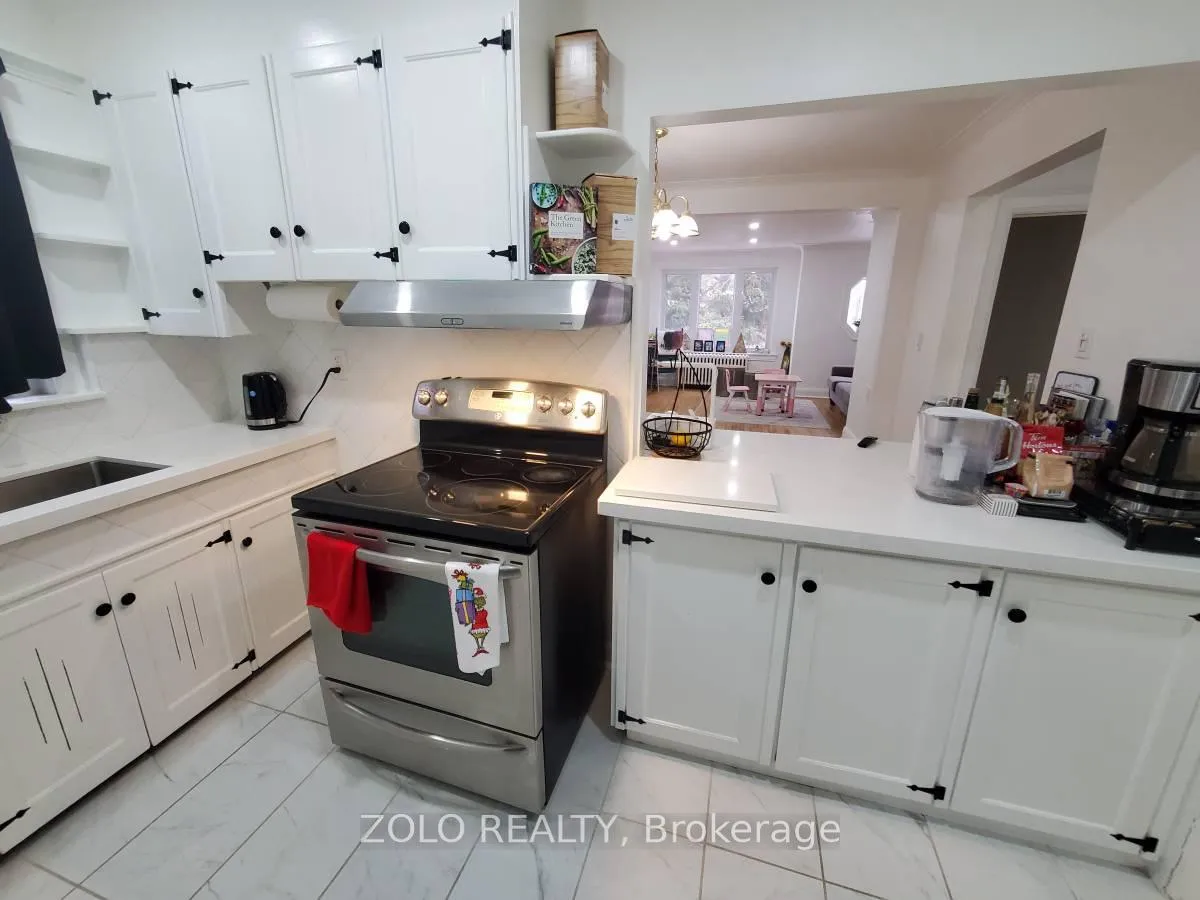 Photo 5 of Unit 3, 344 Northcliffe Boulevard E, Toronto, Oakwood Village — HOMEH