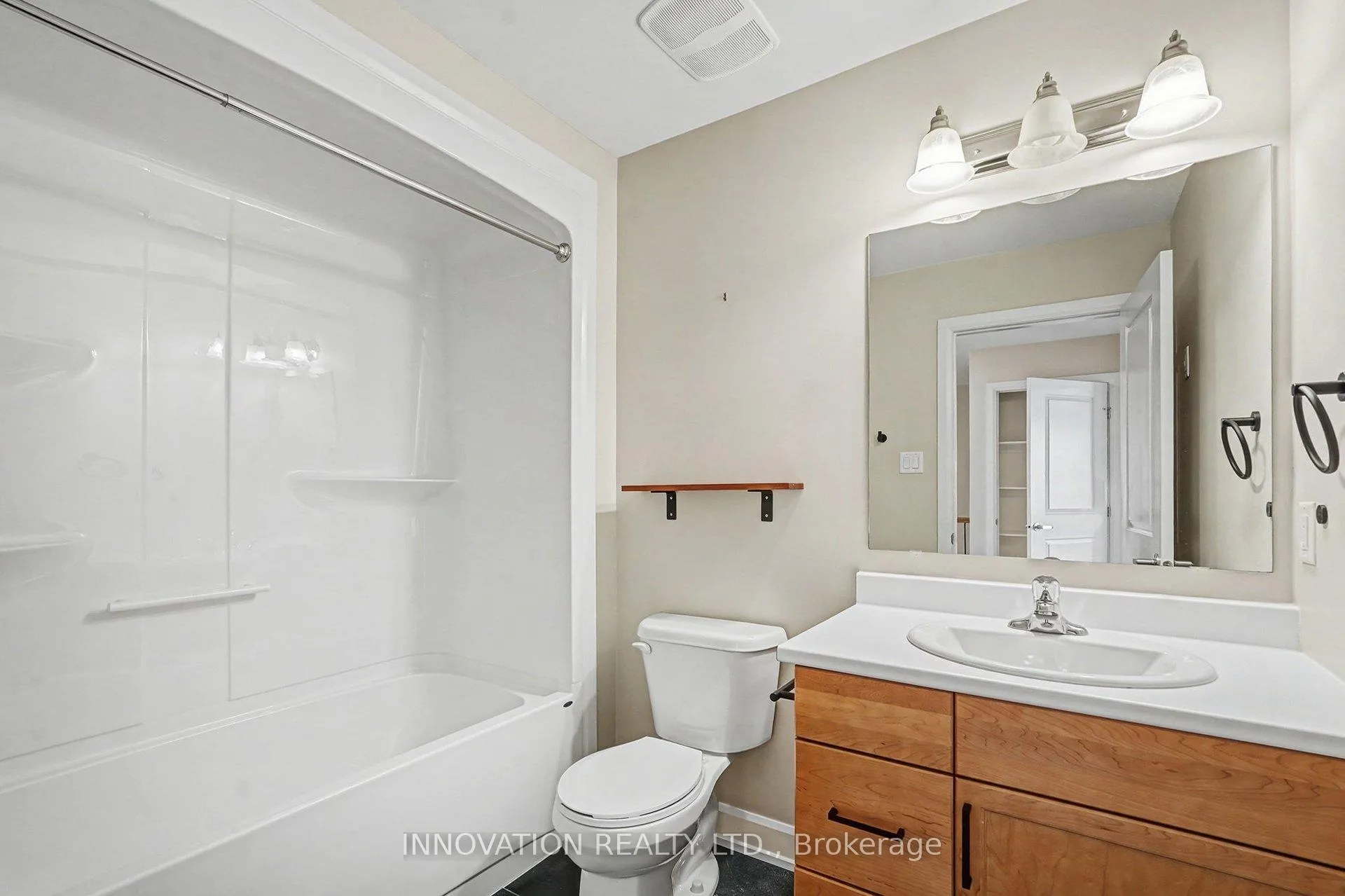 Photo 11 of 82 Vimy Ridge Crescent, Arnprior — HOMEH