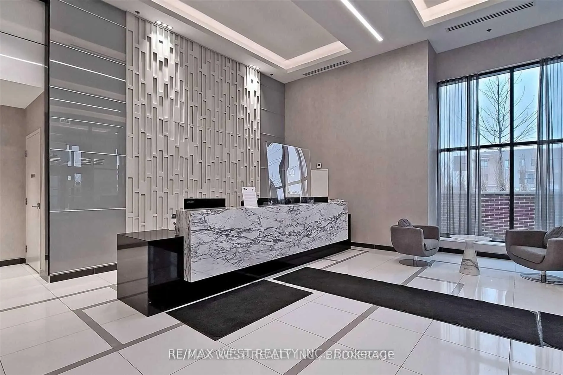 Photo 5 of Unit 410, 99 Eagle Rock Way, Vaughan, Maple — HOMEH