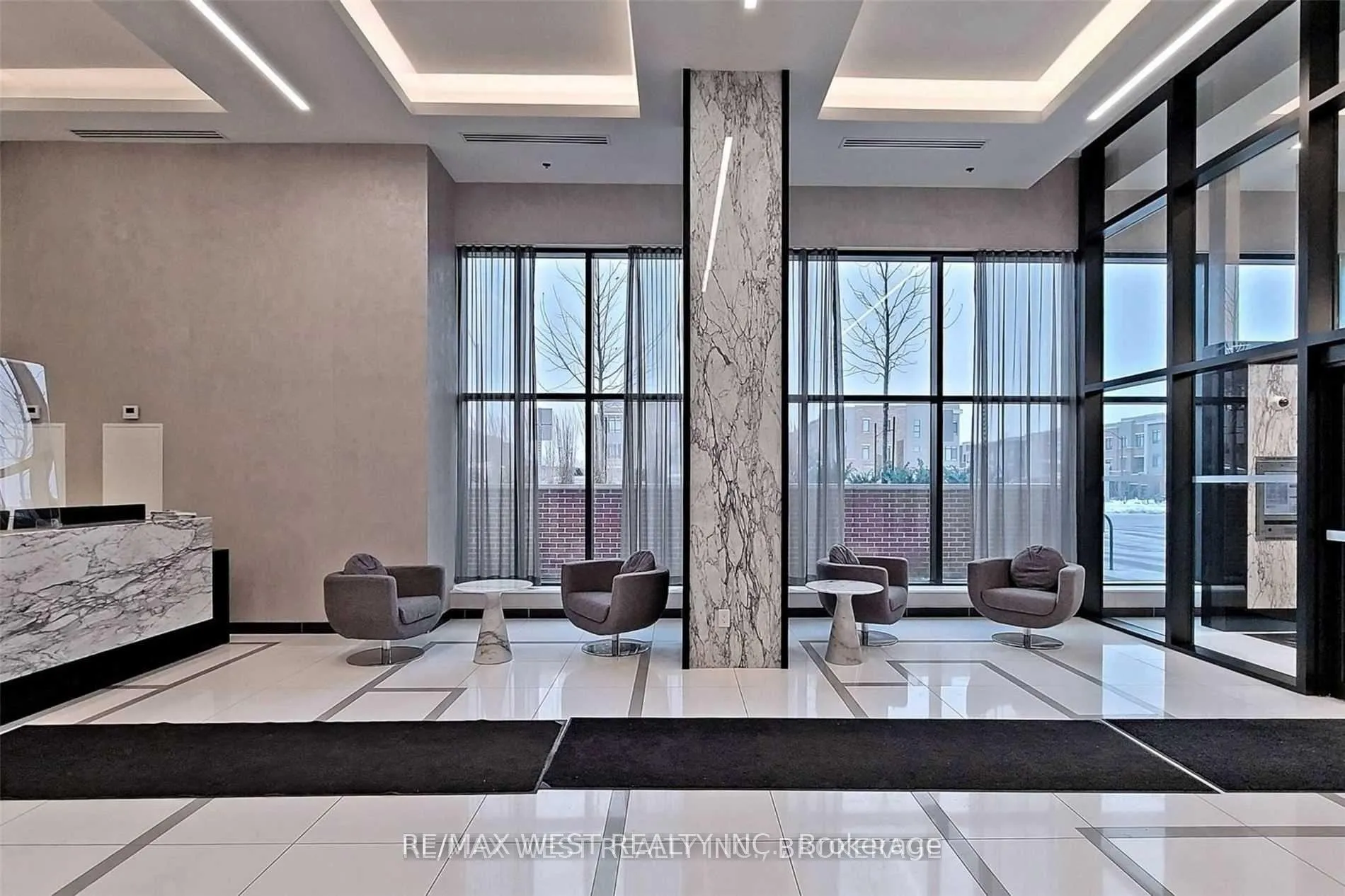Photo 6 of Unit 410, 99 Eagle Rock Way, Vaughan, Maple — HOMEH