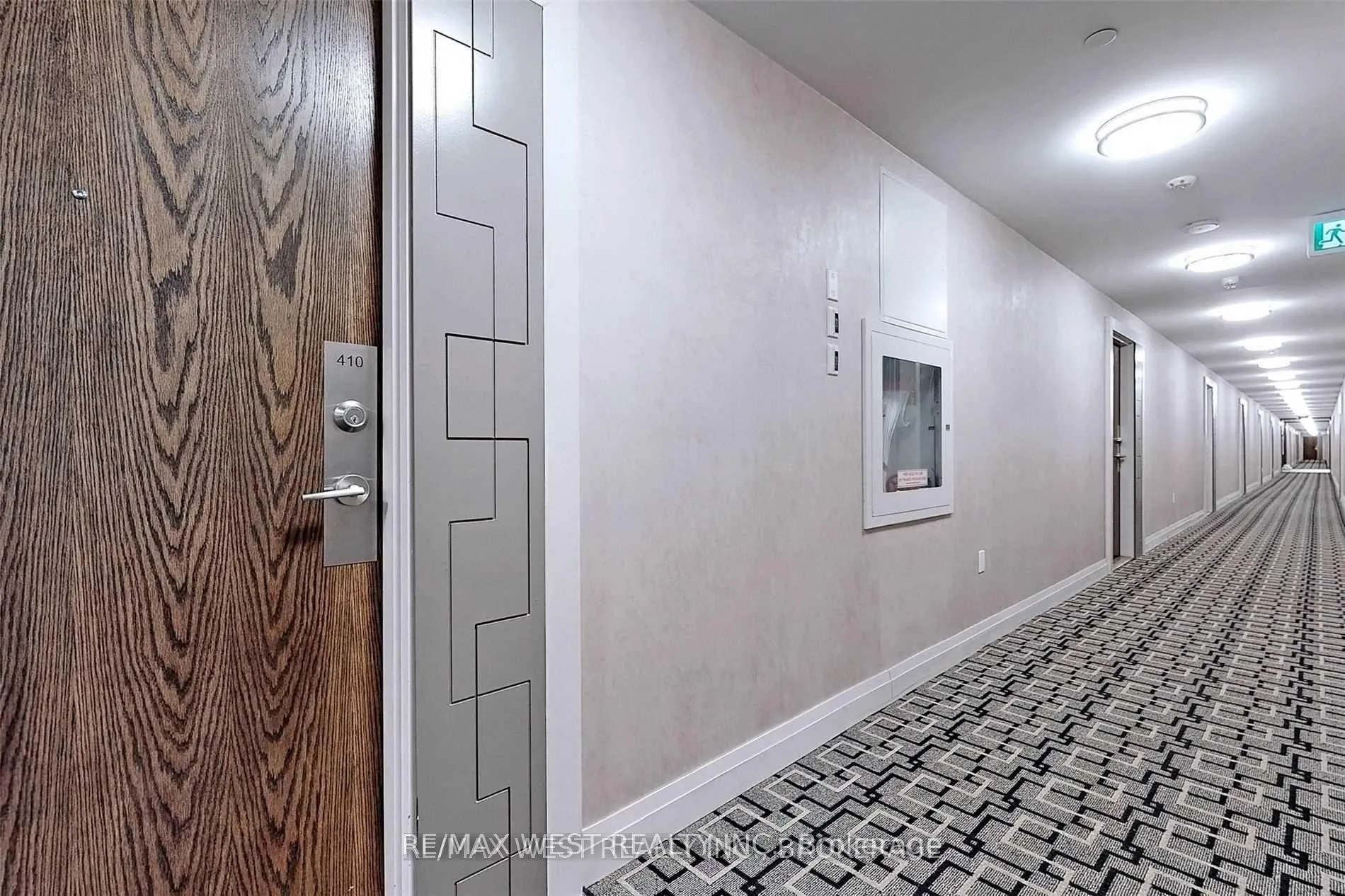 Photo 10 of Unit 410, 99 Eagle Rock Way, Vaughan, Maple — HOMEH