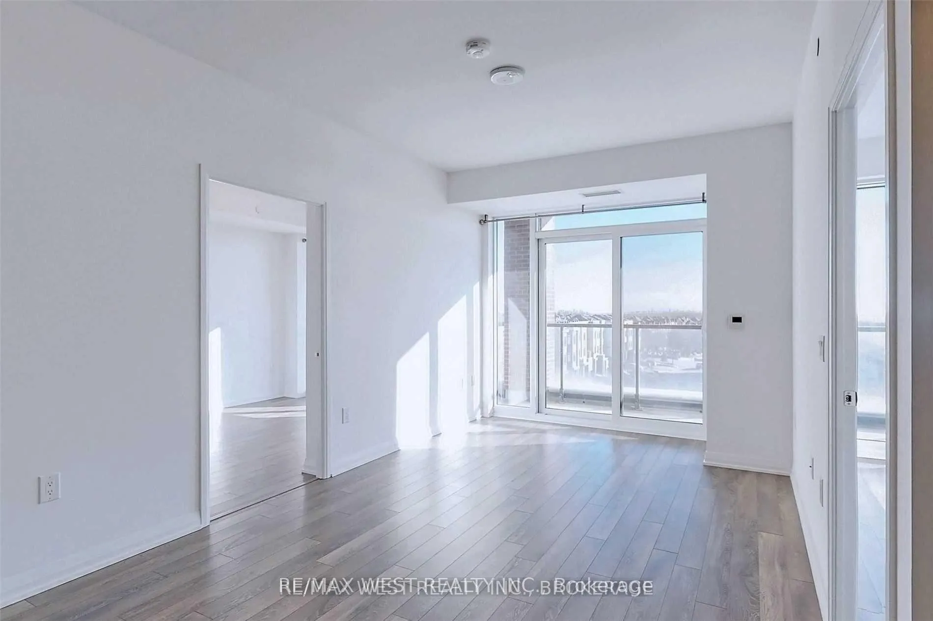 Photo 13 of Unit 410, 99 Eagle Rock Way, Vaughan, Maple — HOMEH