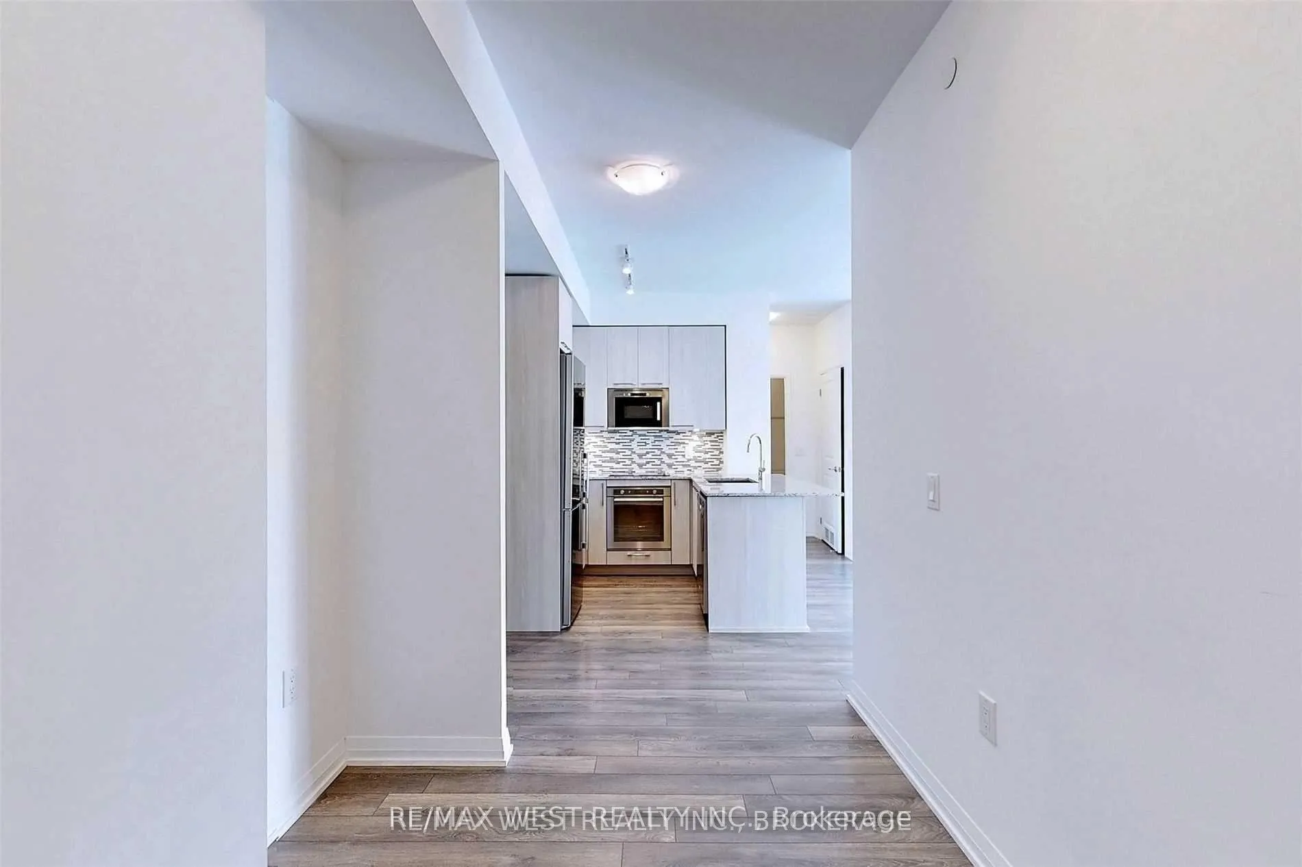 Photo 17 of Unit 410, 99 Eagle Rock Way, Vaughan, Maple — HOMEH