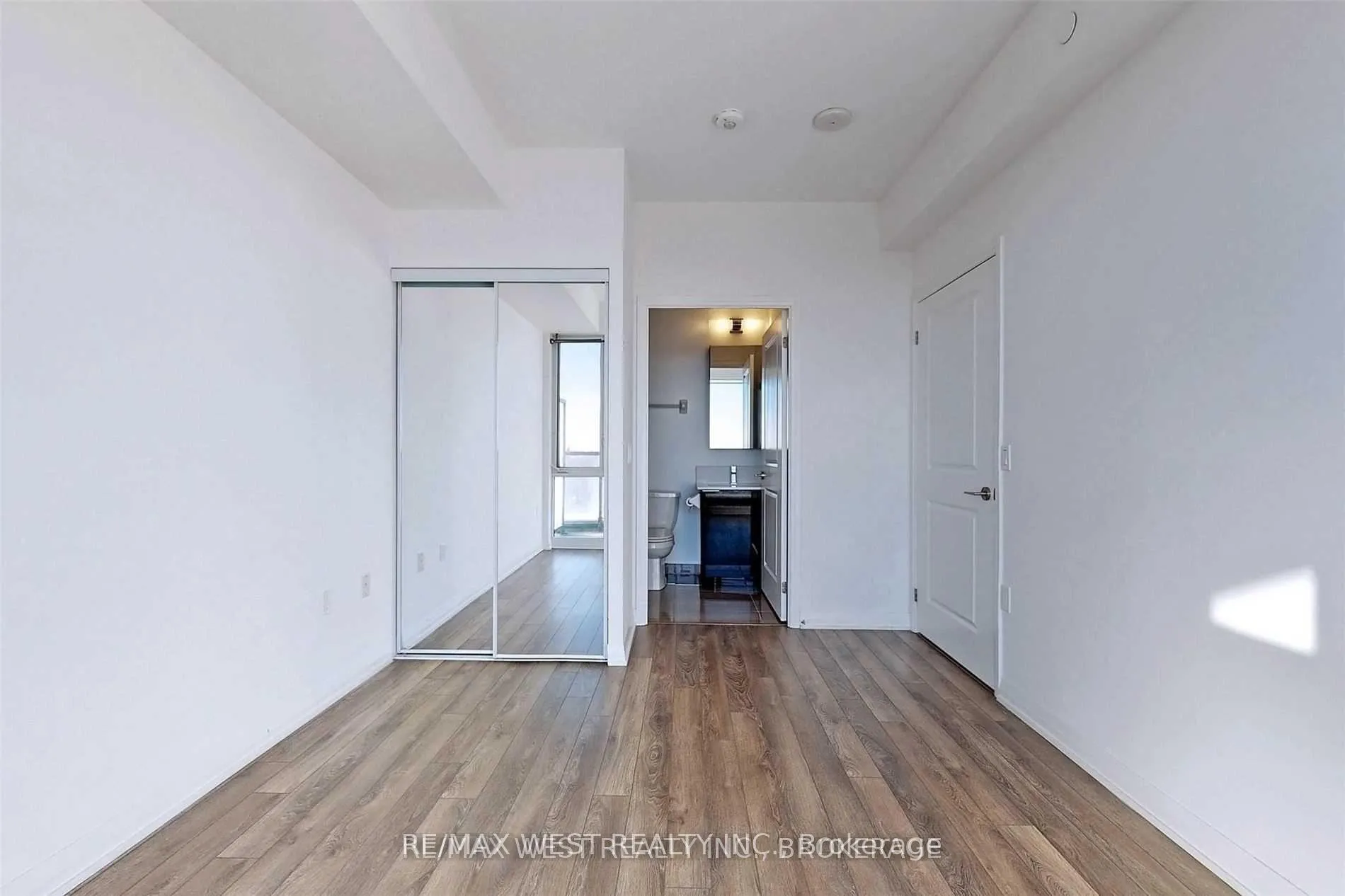 Photo 19 of Unit 410, 99 Eagle Rock Way, Vaughan, Maple — HOMEH