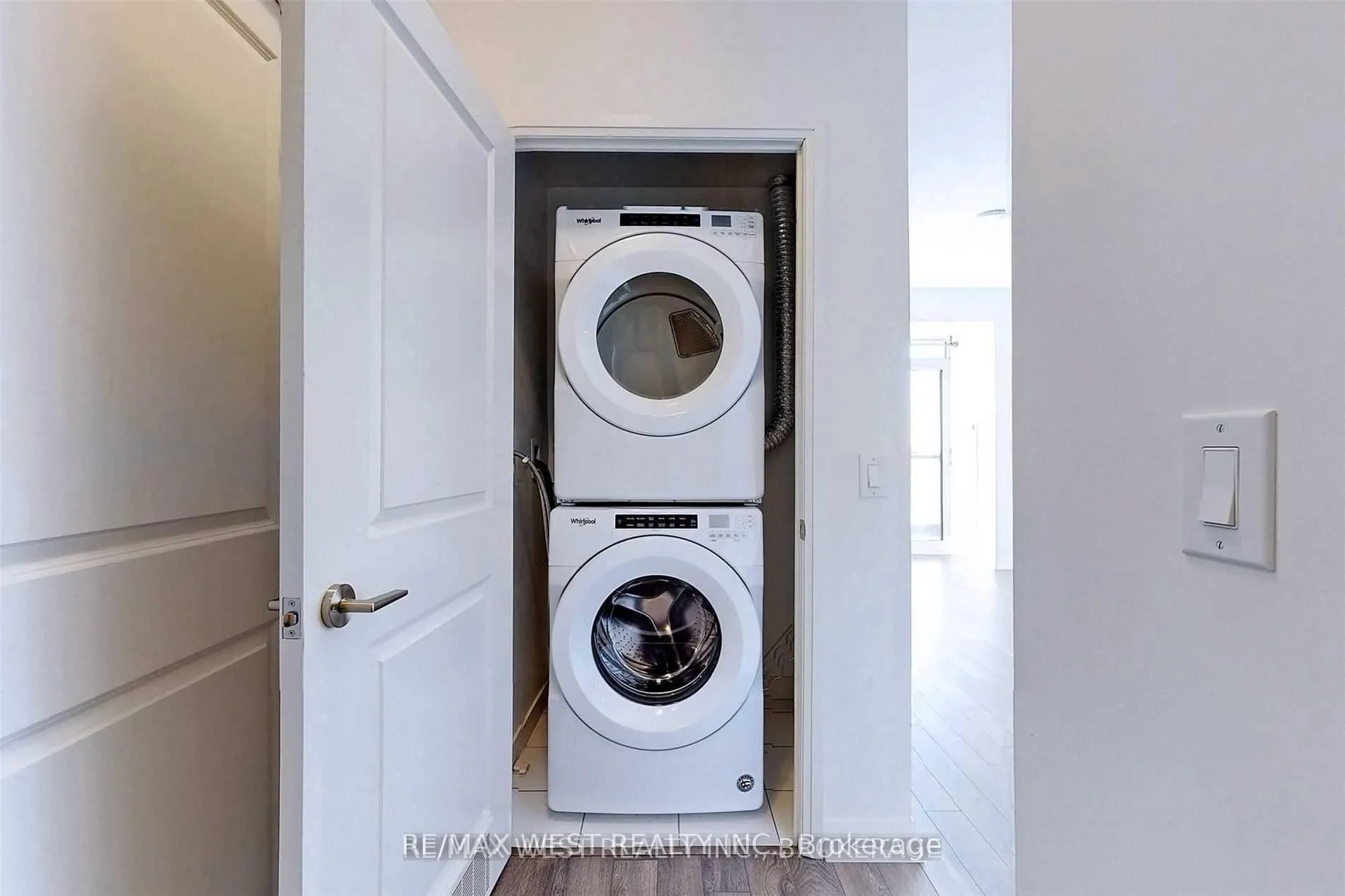 Photo 21 of Unit 410, 99 Eagle Rock Way, Vaughan, Maple — HOMEH
