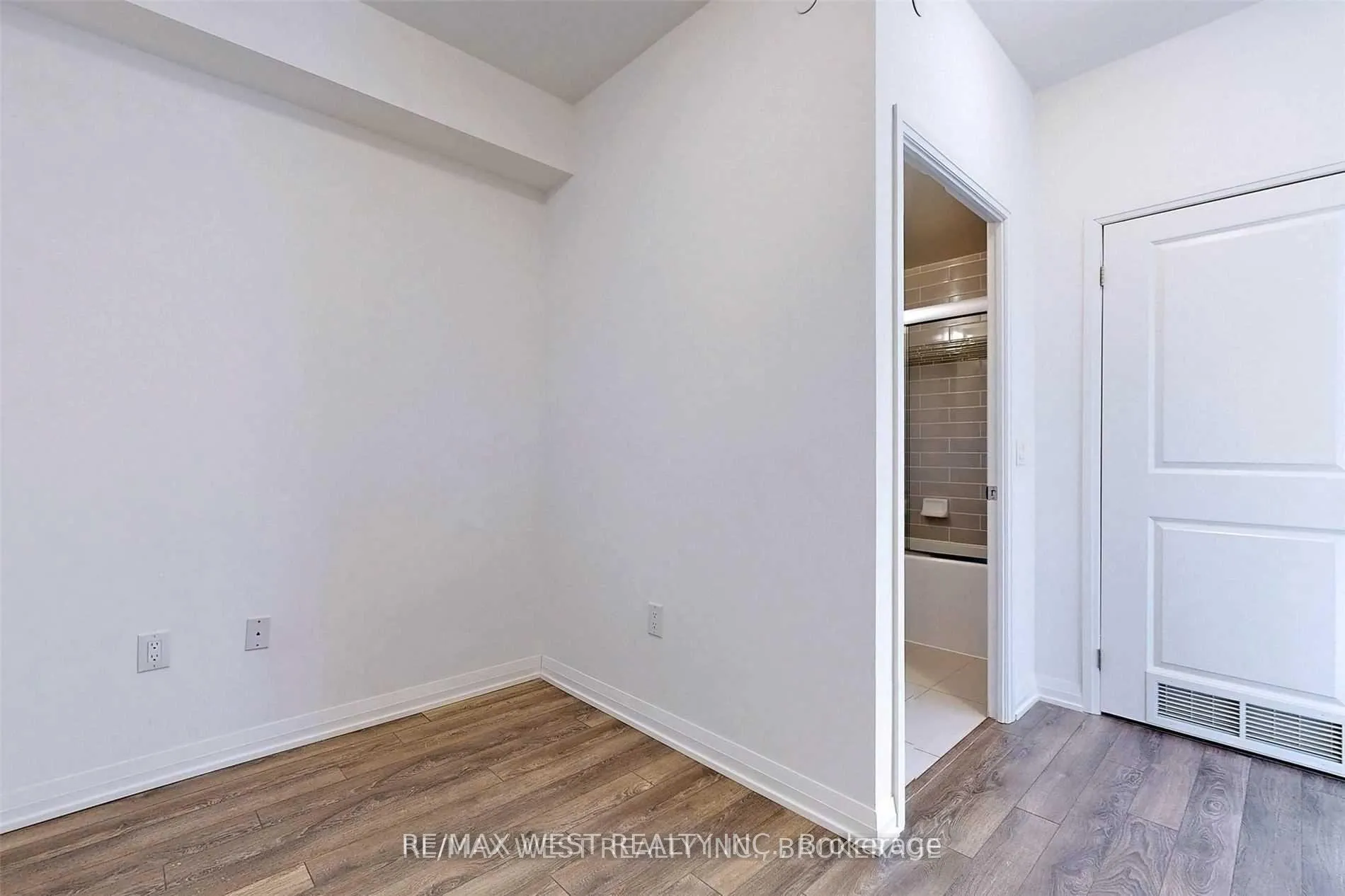 Photo 25 of Unit 410, 99 Eagle Rock Way, Vaughan, Maple — HOMEH