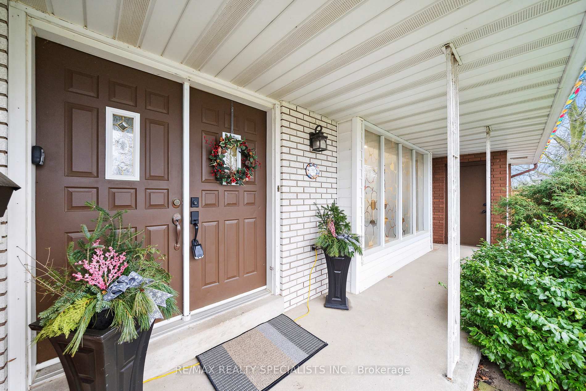 Photo 2 of 5102 Meadowhill Road, Burlington, Appleby — HOMEH