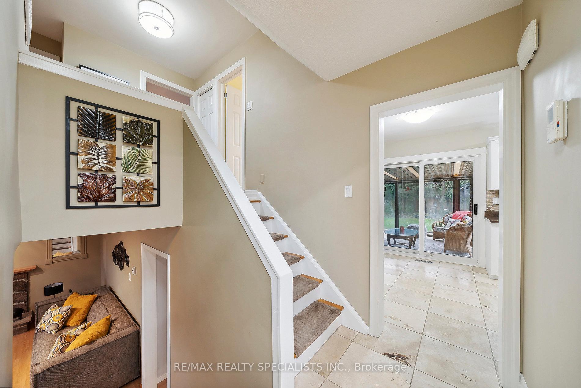 Photo 3 of 5102 Meadowhill Road, Burlington, Appleby — HOMEH