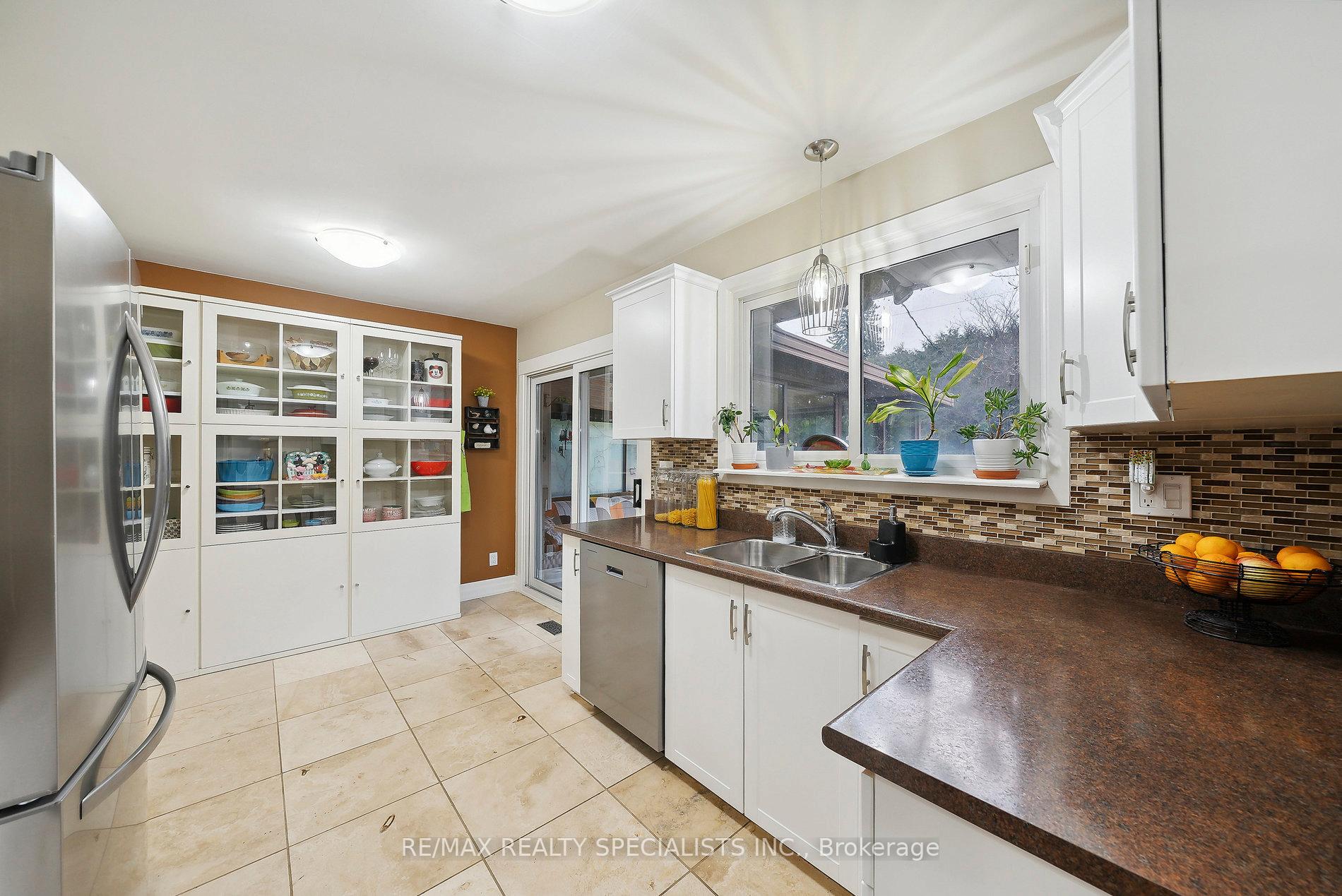 Photo 10 of 5102 Meadowhill Road, Burlington, Appleby — HOMEH
