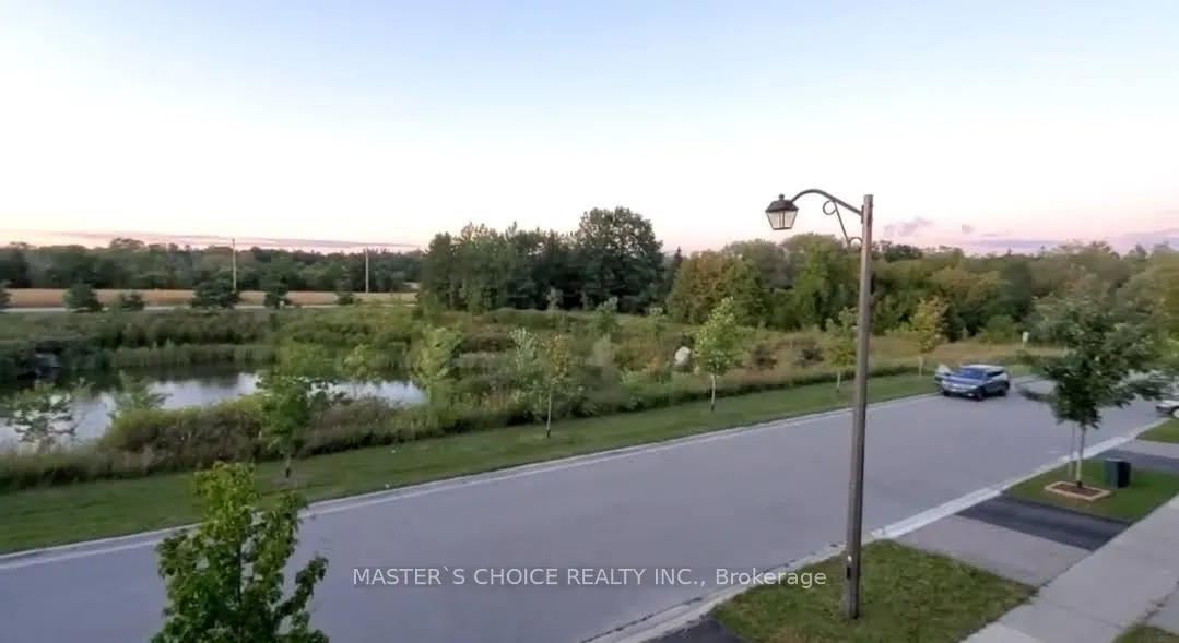 Photo 3 of 100 Rougeview Park Crescent, Markham, Greensborough — HOMEH
