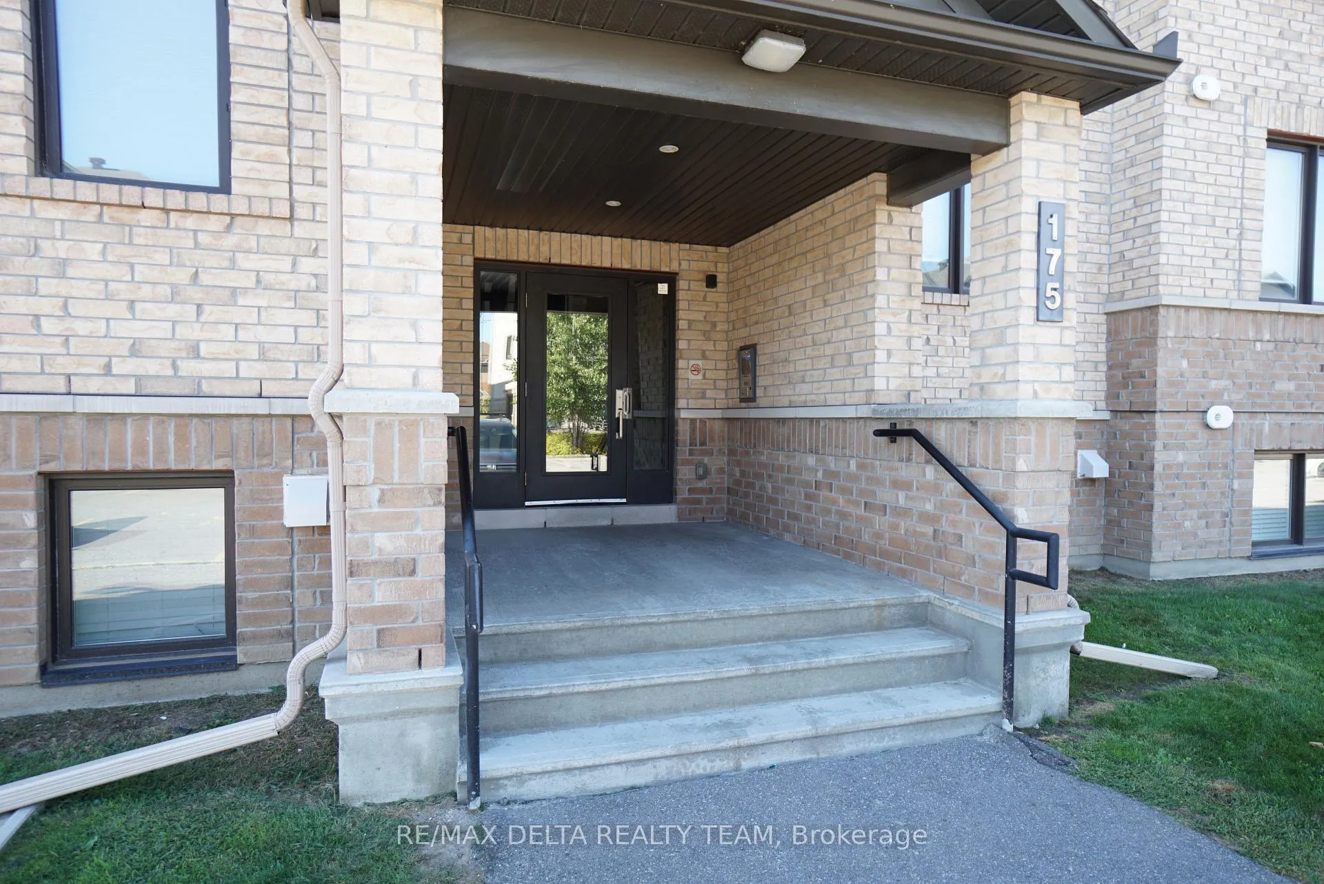 Photo 4 of Unit 1, 175 Bluestone Private, Ottawa, Avalon West — HOMEH