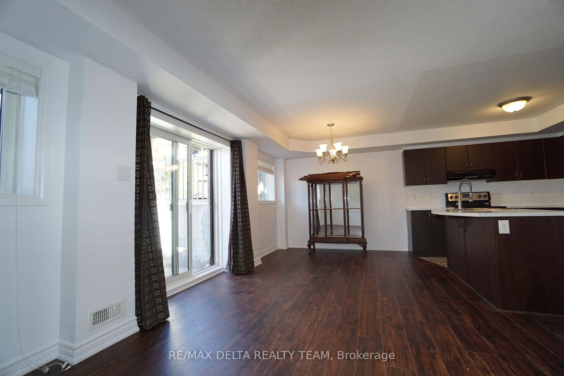 Photo 5 of Unit 1, 175 Bluestone Private, Ottawa, Avalon West — HOMEH