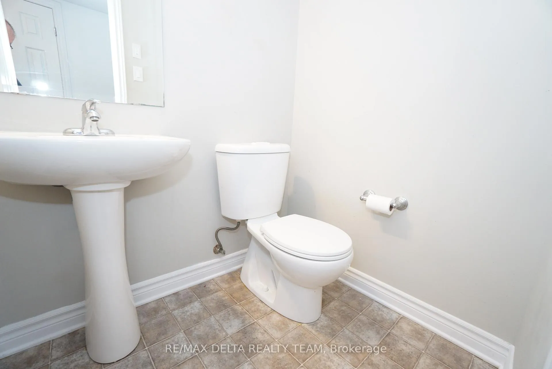 Photo 10 of Unit 1, 175 Bluestone Private, Ottawa, Avalon West — HOMEH