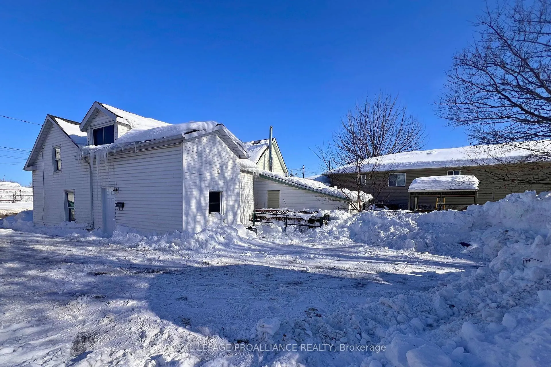 Photo 2 of 38 Stanley Street, Quinte West, Trenton Ward — HOMEH
