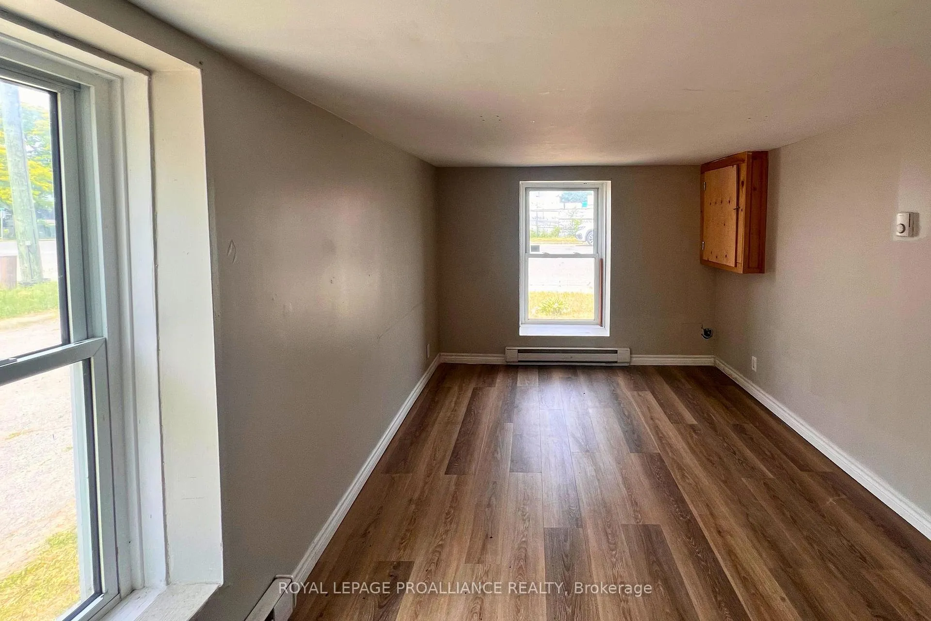 Photo 3 of 38 Stanley Street, Quinte West, Trenton Ward — HOMEH