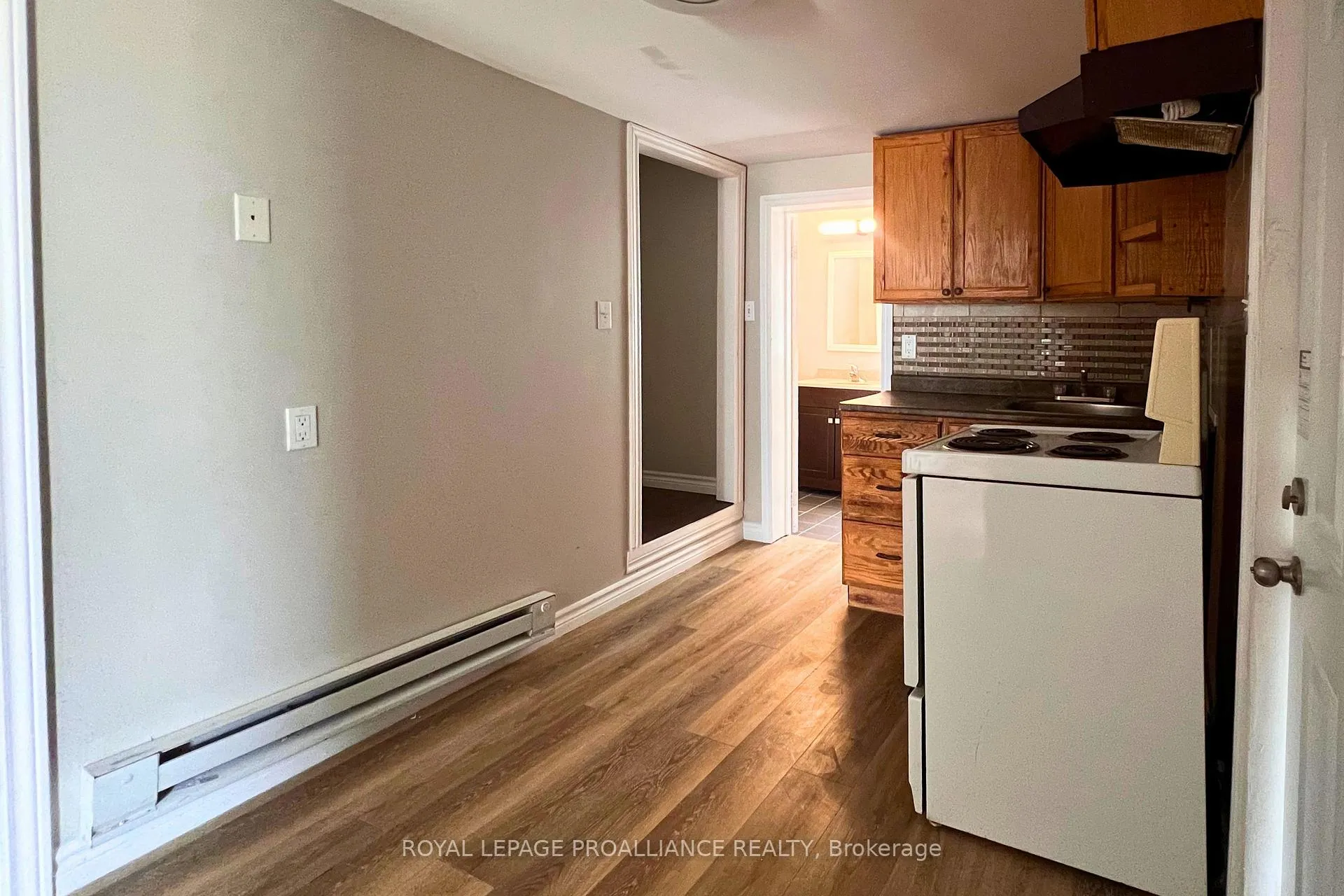 Photo 5 of 38 Stanley Street, Quinte West, Trenton Ward — HOMEH