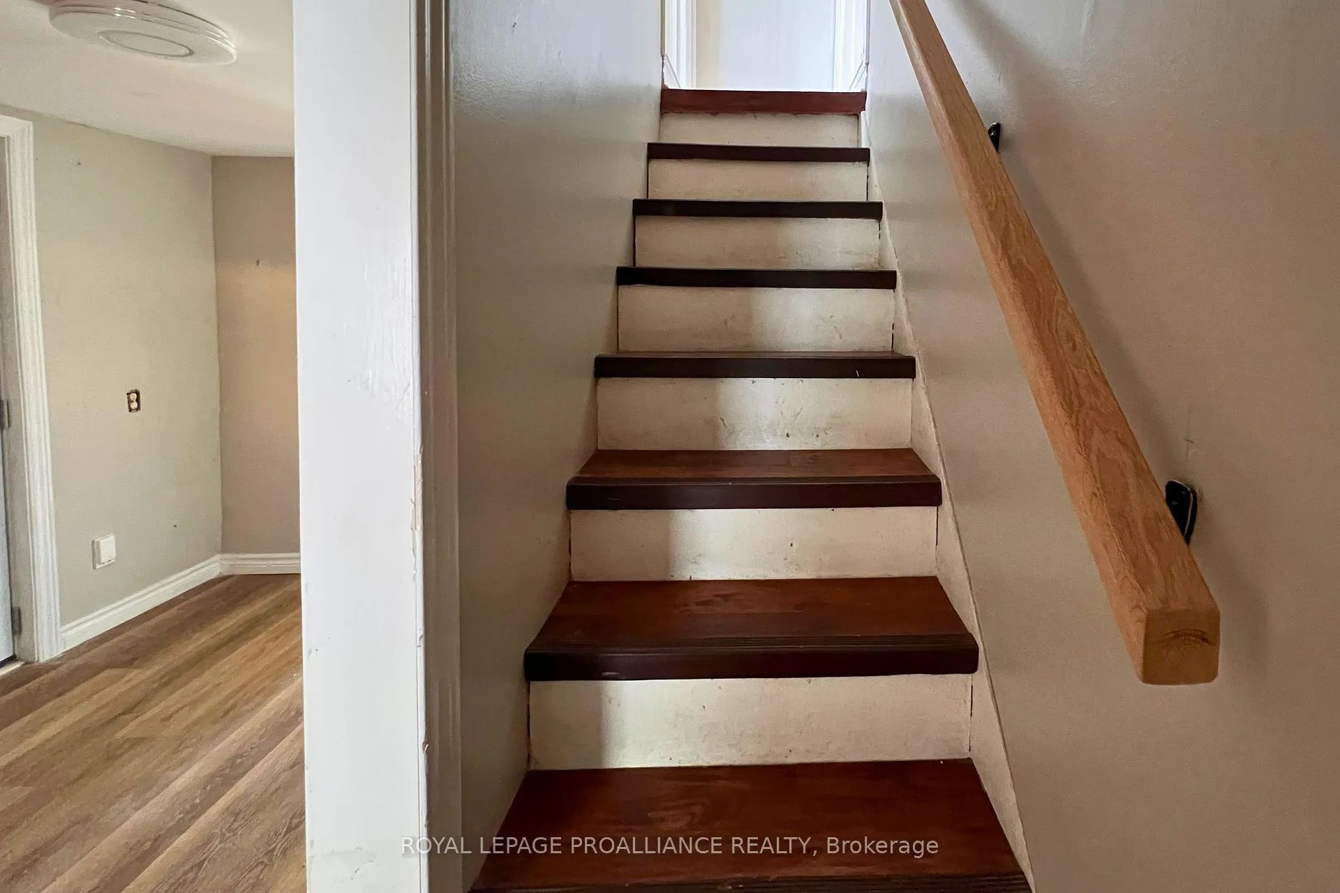 Photo 10 of 38 Stanley Street, Quinte West, Trenton Ward — HOMEH