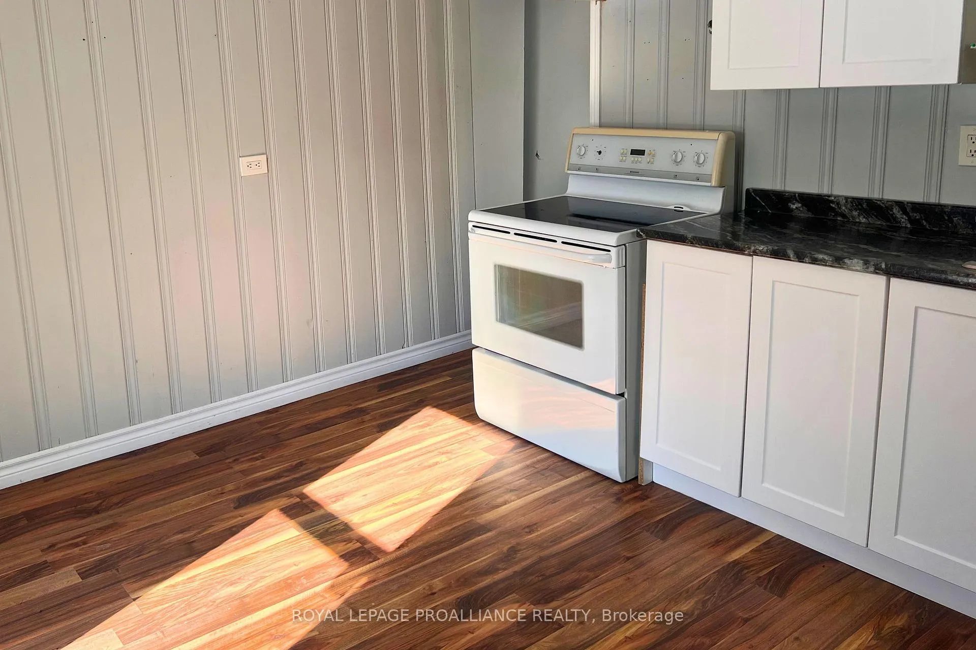 Photo 23 of 38 Stanley Street, Quinte West, Trenton Ward — HOMEH