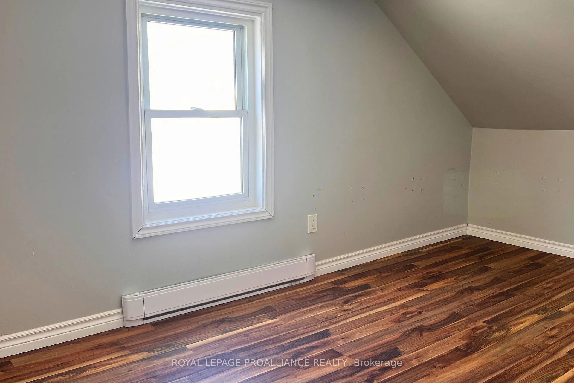 Photo 26 of 38 Stanley Street, Quinte West, Trenton Ward — HOMEH