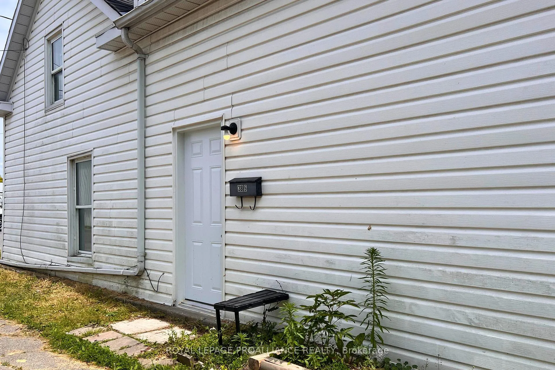 Photo 28 of 38 Stanley Street, Quinte West, Trenton Ward — HOMEH