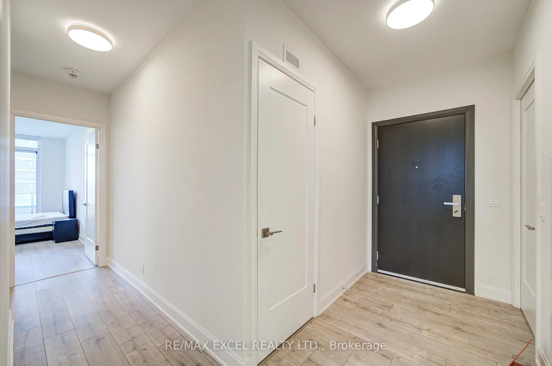 Photo 8 of Unit 1001, 38 Water Walk Drive, Markham, Unionville — HOMEH