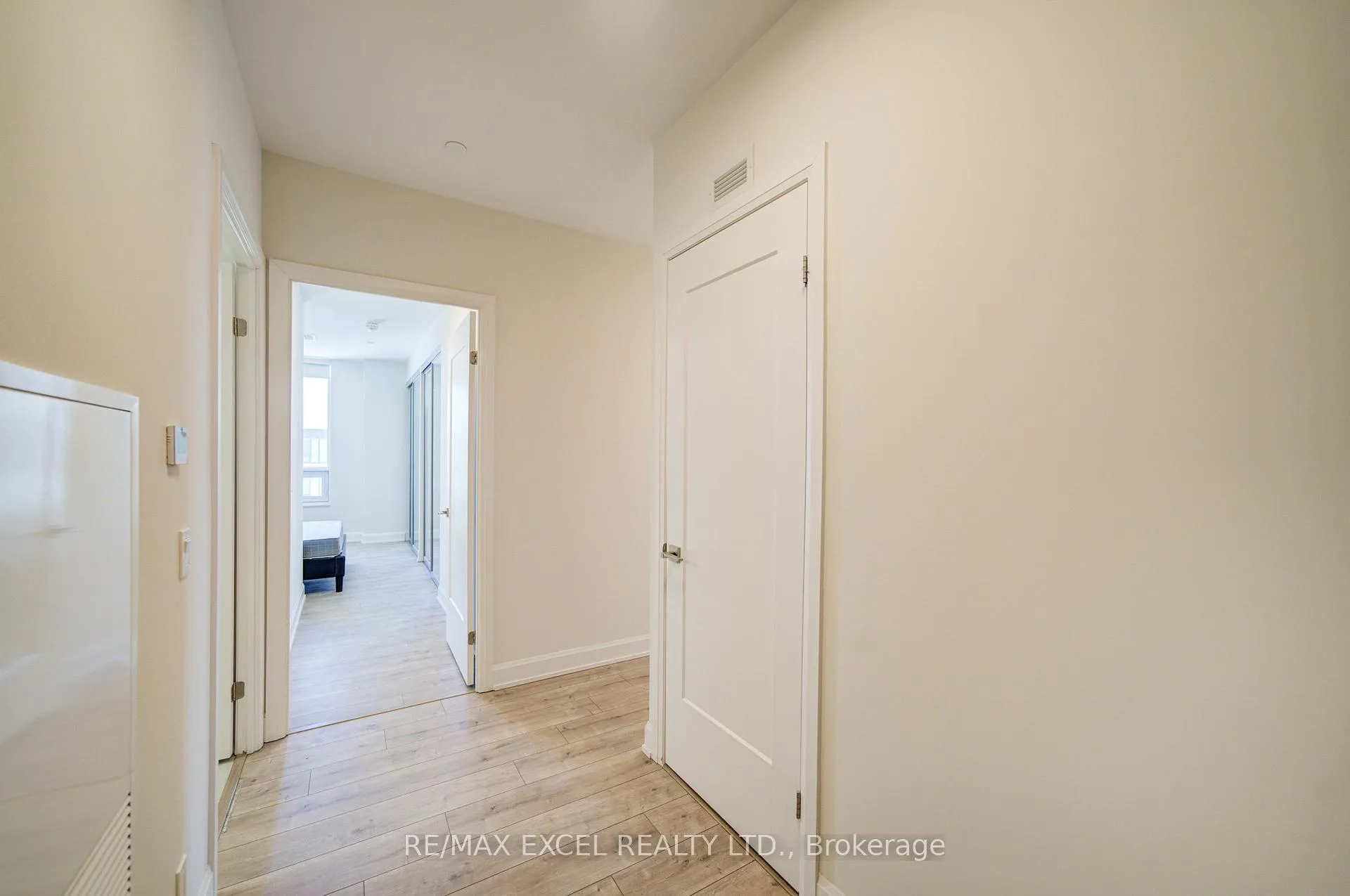 Photo 9 of Unit 1001, 38 Water Walk Drive, Markham, Unionville — HOMEH
