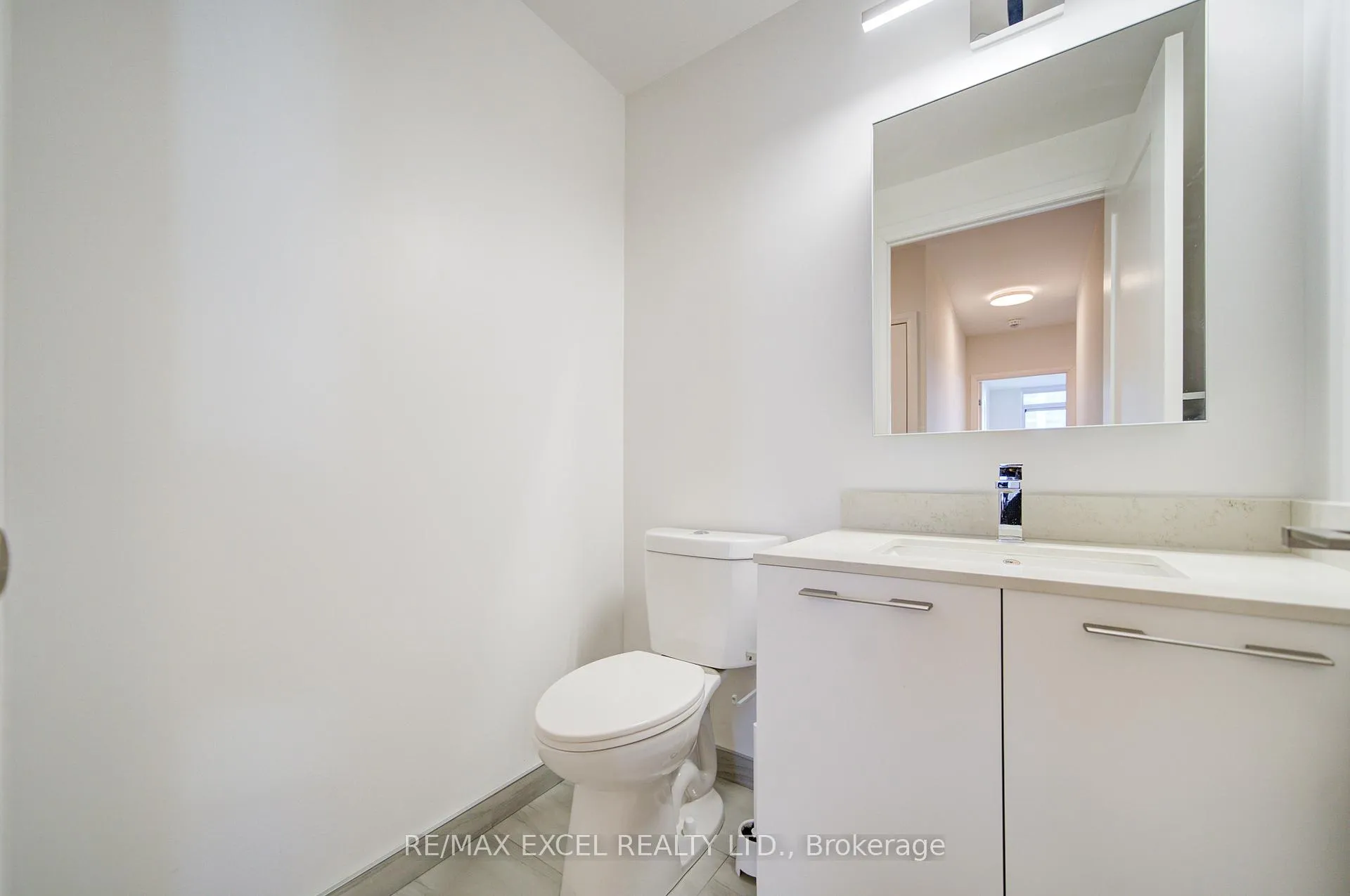 Photo 11 of Unit 1001, 38 Water Walk Drive, Markham, Unionville — HOMEH