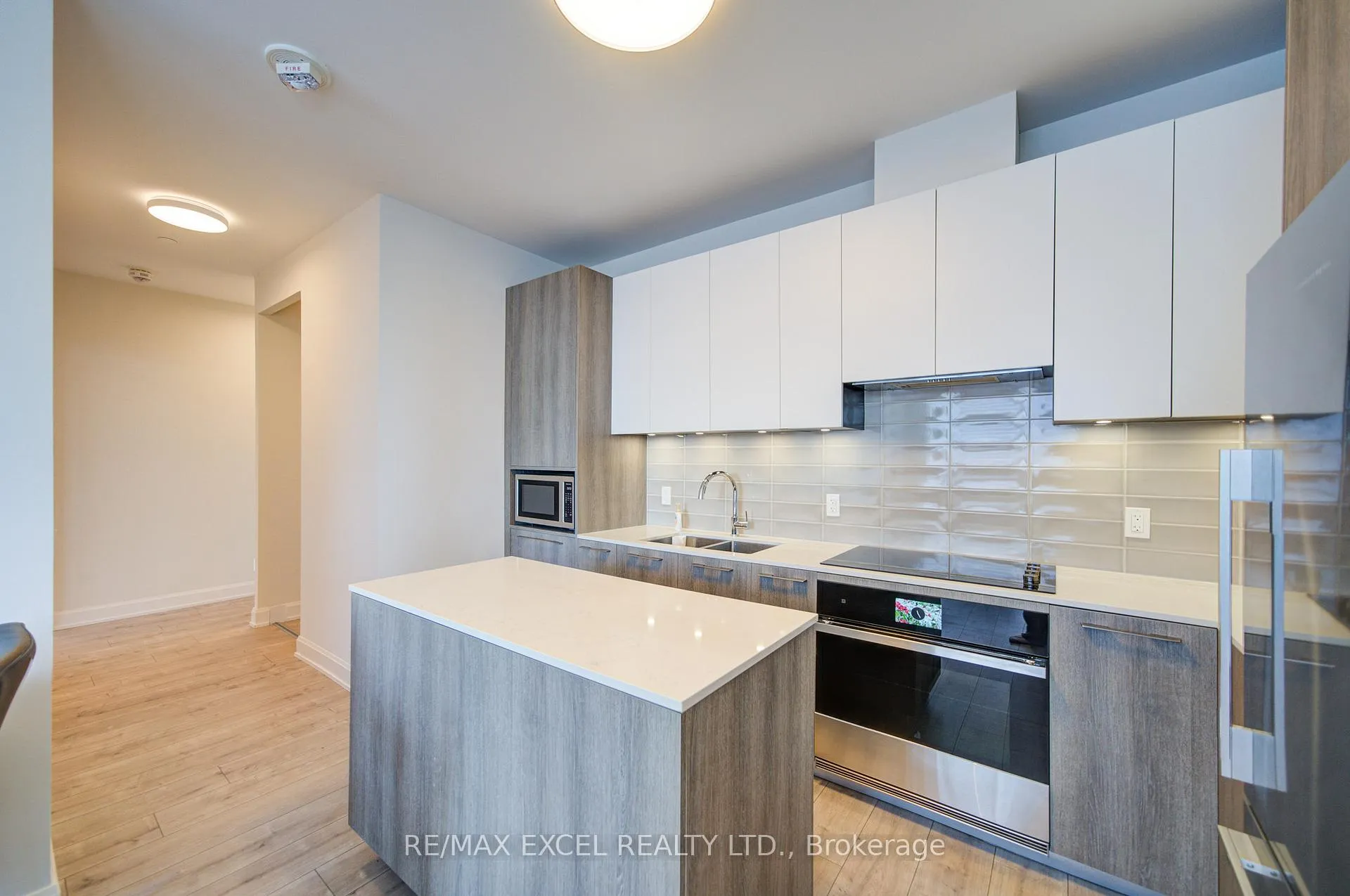 Photo 18 of Unit 1001, 38 Water Walk Drive, Markham, Unionville — HOMEH