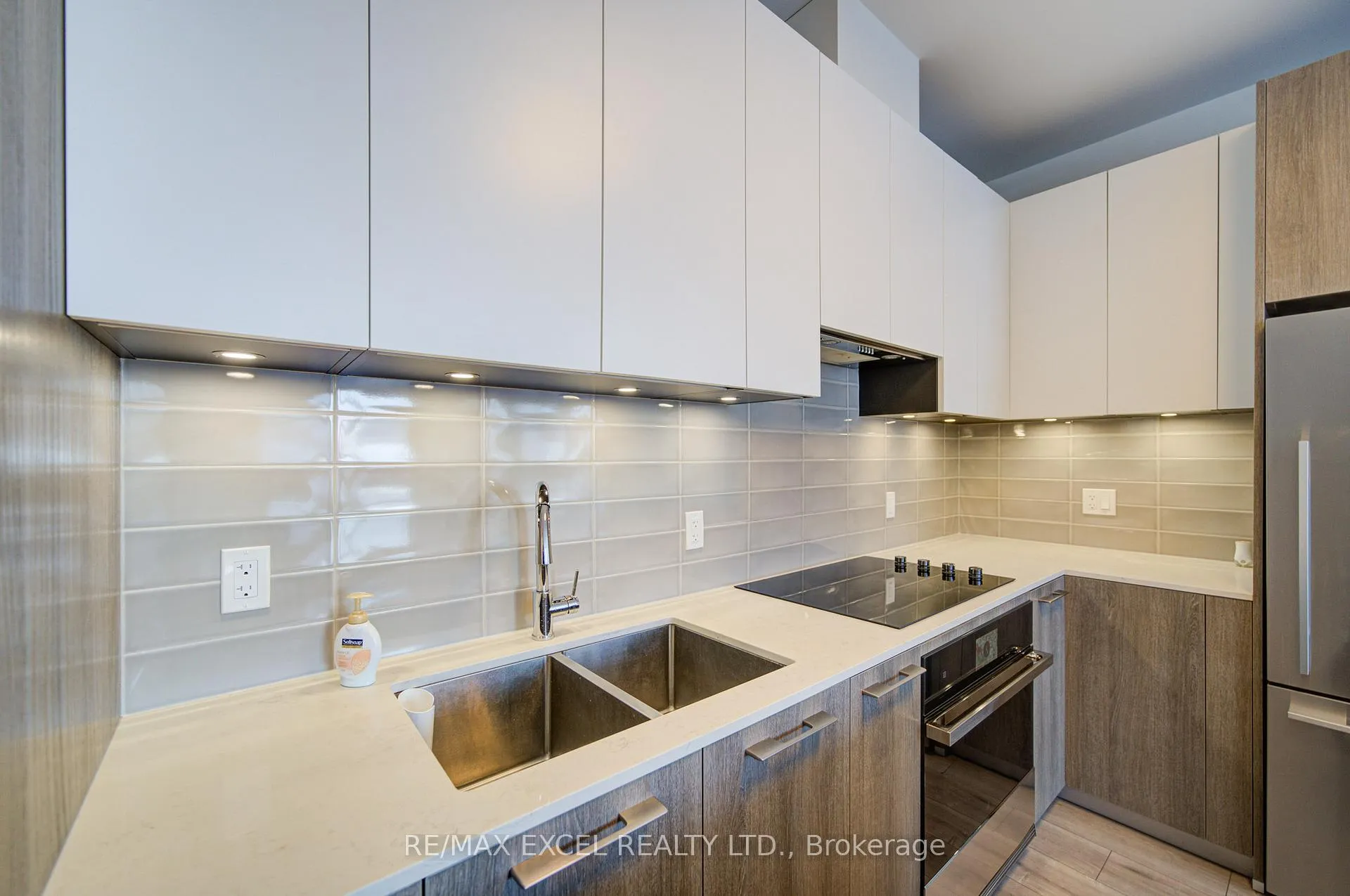 Photo 20 of Unit 1001, 38 Water Walk Drive, Markham, Unionville — HOMEH