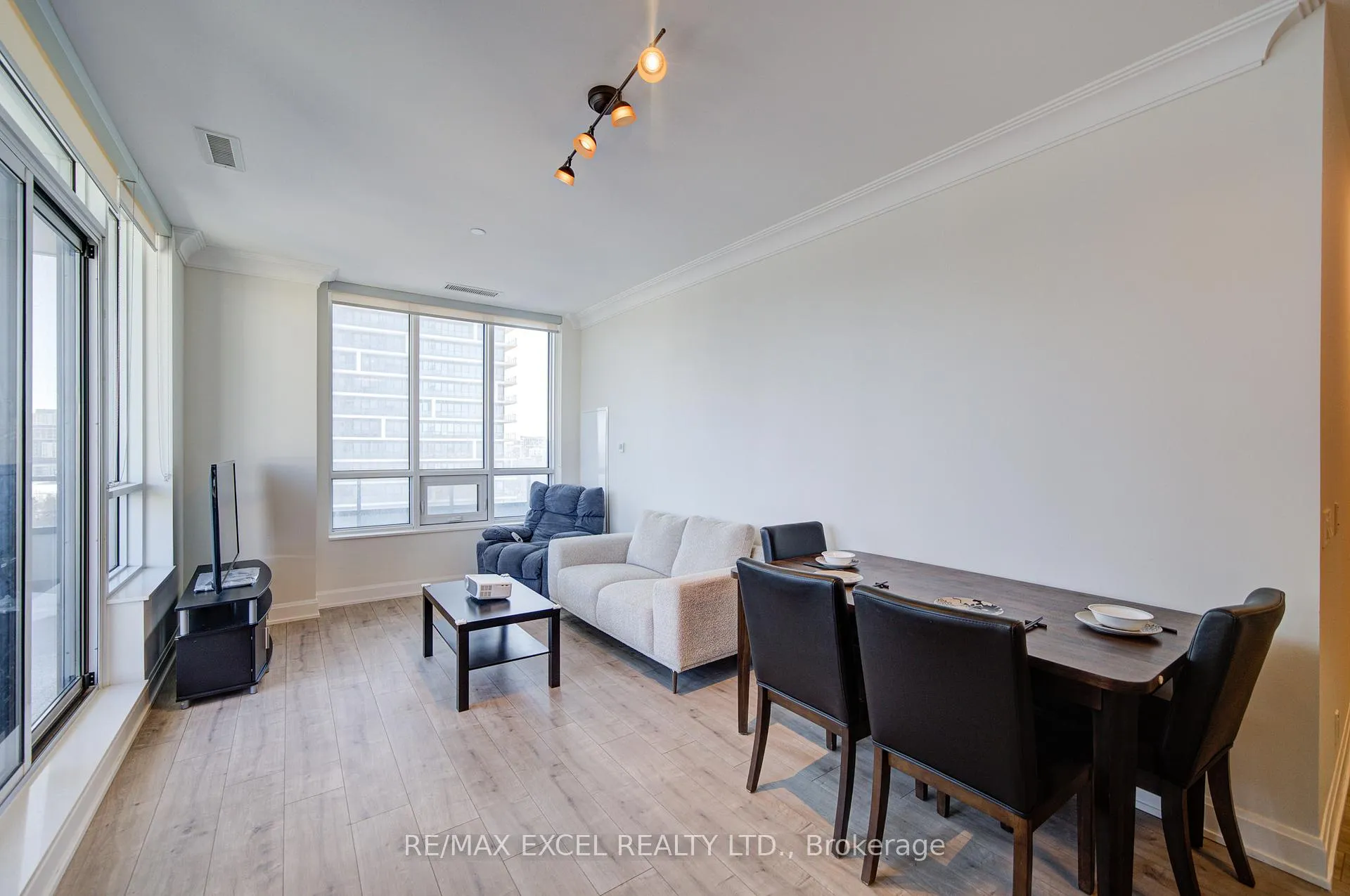 Photo 21 of Unit 1001, 38 Water Walk Drive, Markham, Unionville — HOMEH