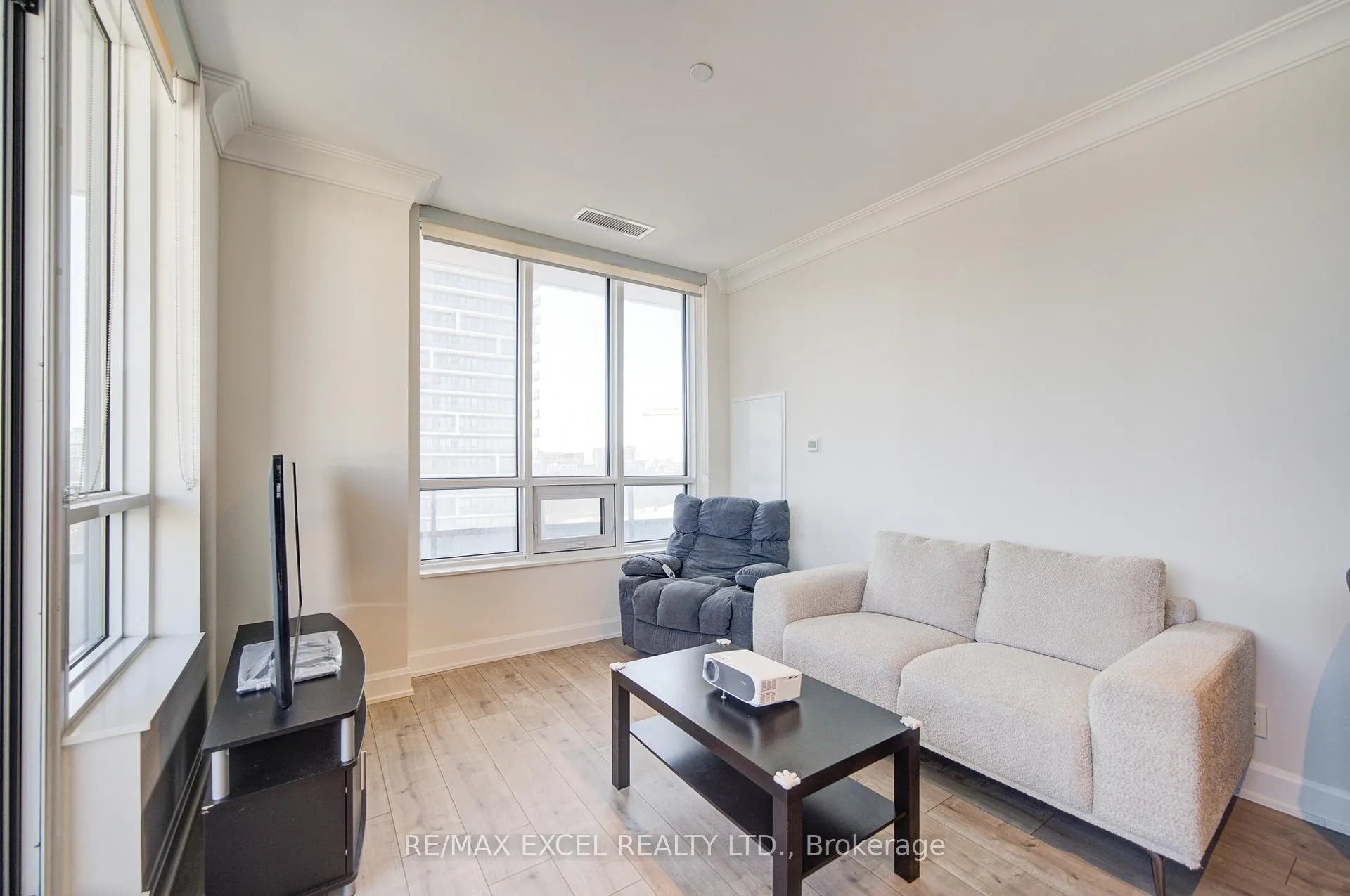Photo 26 of Unit 1001, 38 Water Walk Drive, Markham, Unionville — HOMEH