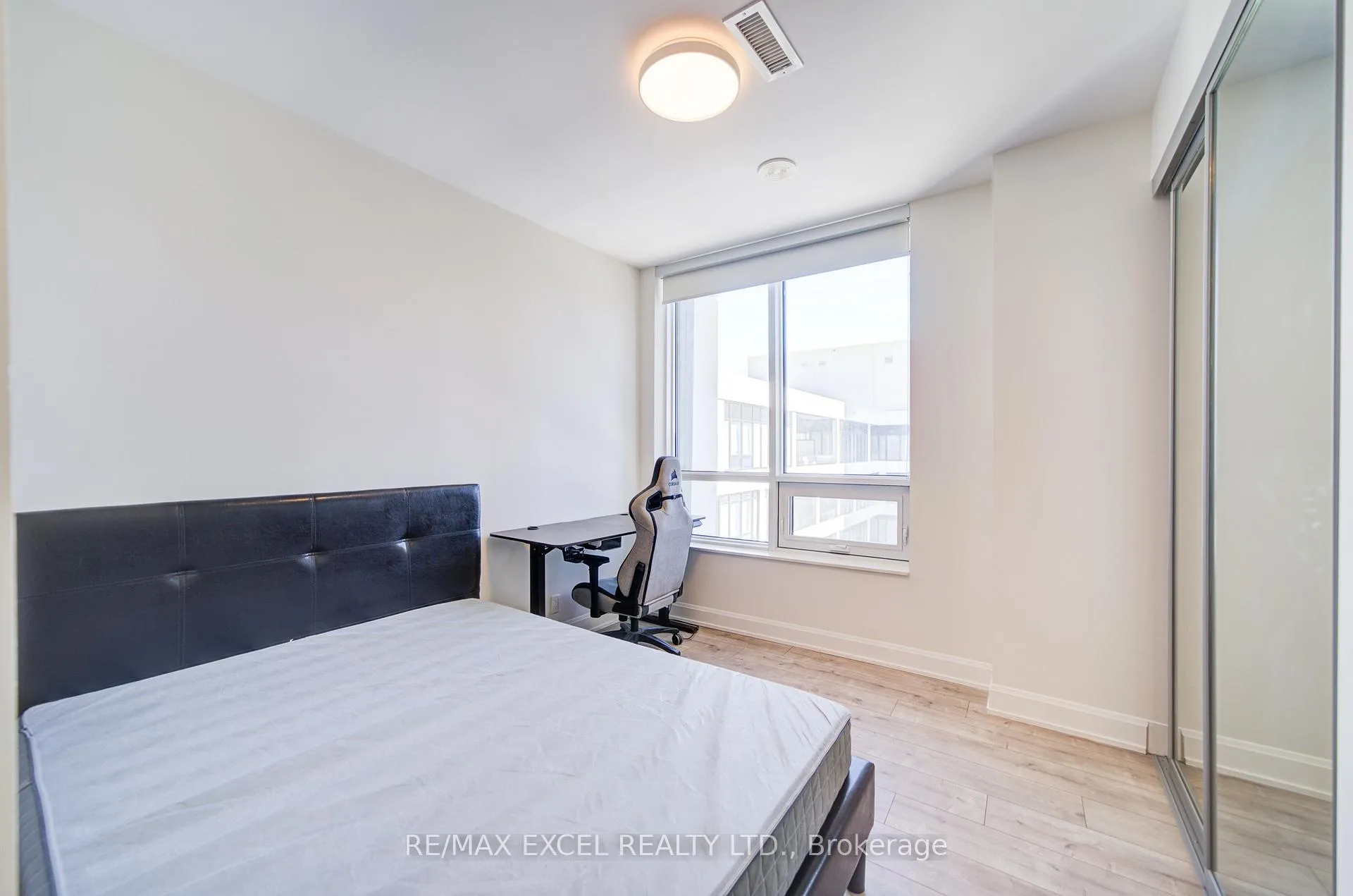 Photo 32 of Unit 1001, 38 Water Walk Drive, Markham, Unionville — HOMEH