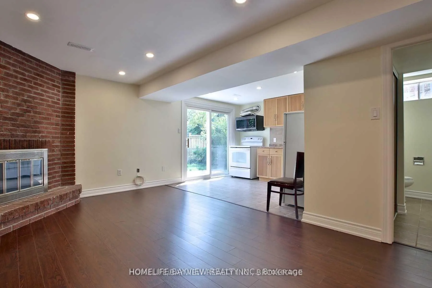 Photo 2 of 19 Fraser Street, Markham, Aileen-Willowbrook — HOMEH