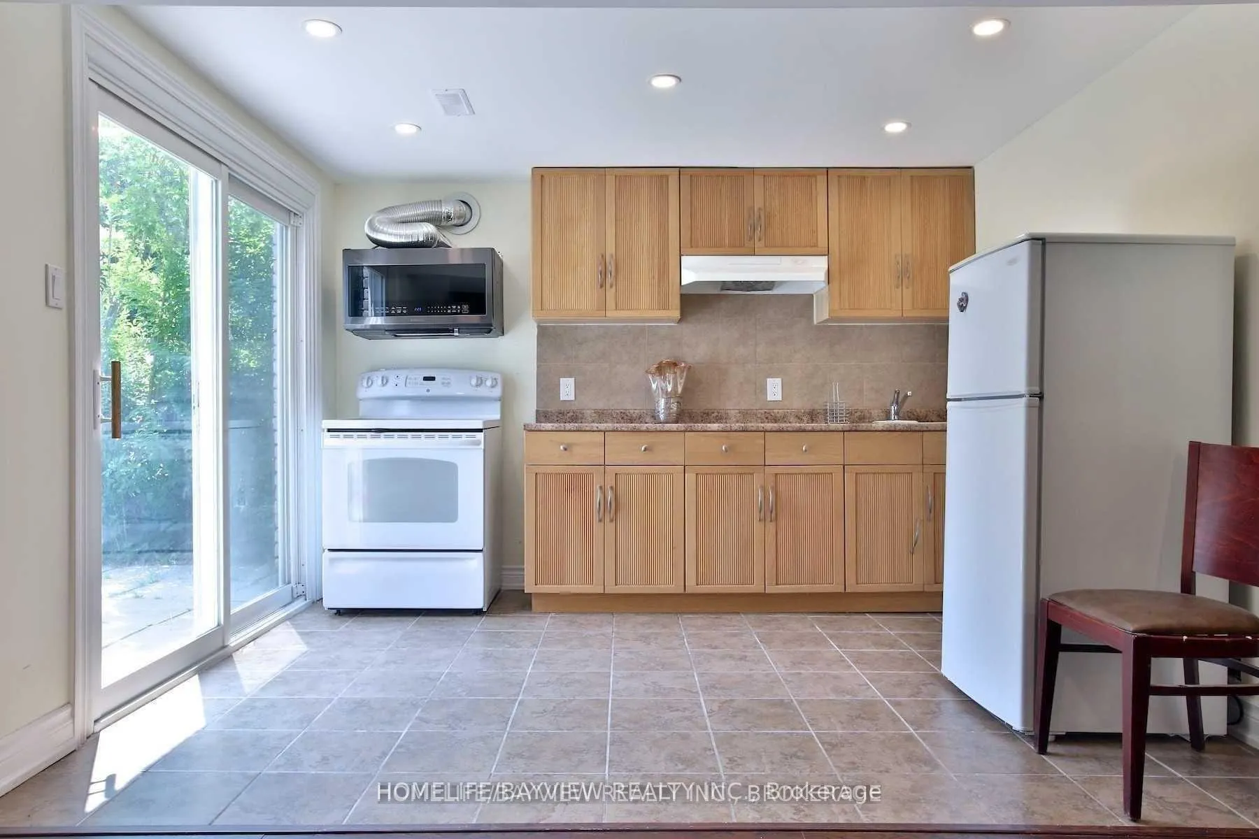 Photo 3 of 19 Fraser Street, Markham, Aileen-Willowbrook — HOMEH