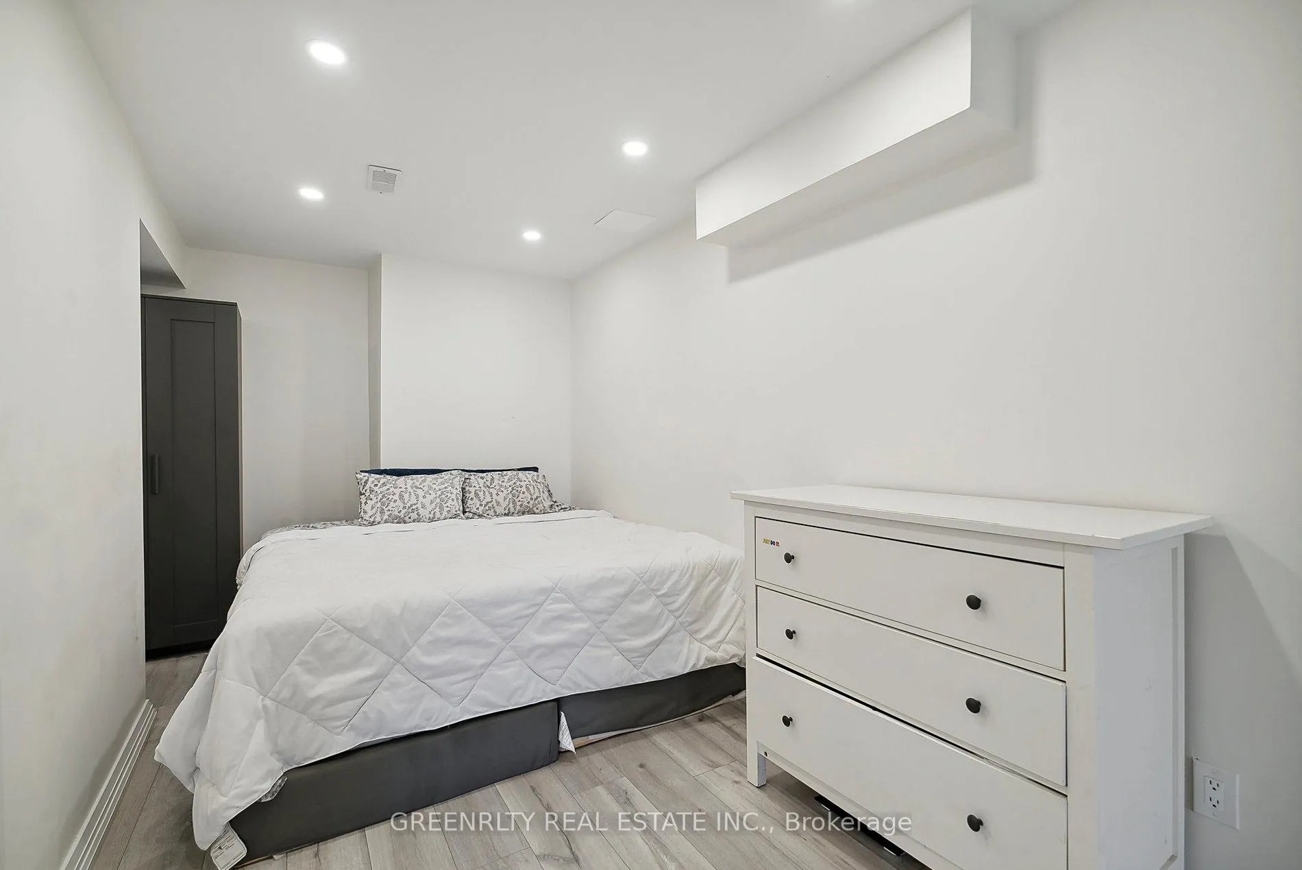 Photo 36 of 28 Casserley Crescent, New Tecumseth, Tottenham — HOMEH