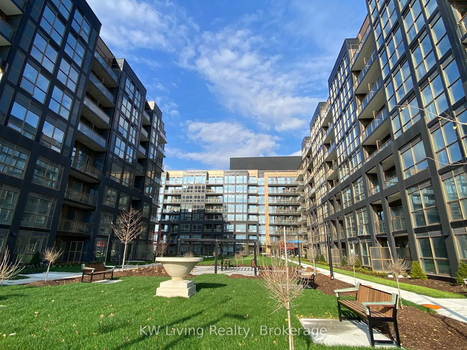 Photo 2 of Unit 308, 2343 Khalsa Gate, Oakville, Westmount — HOMEH