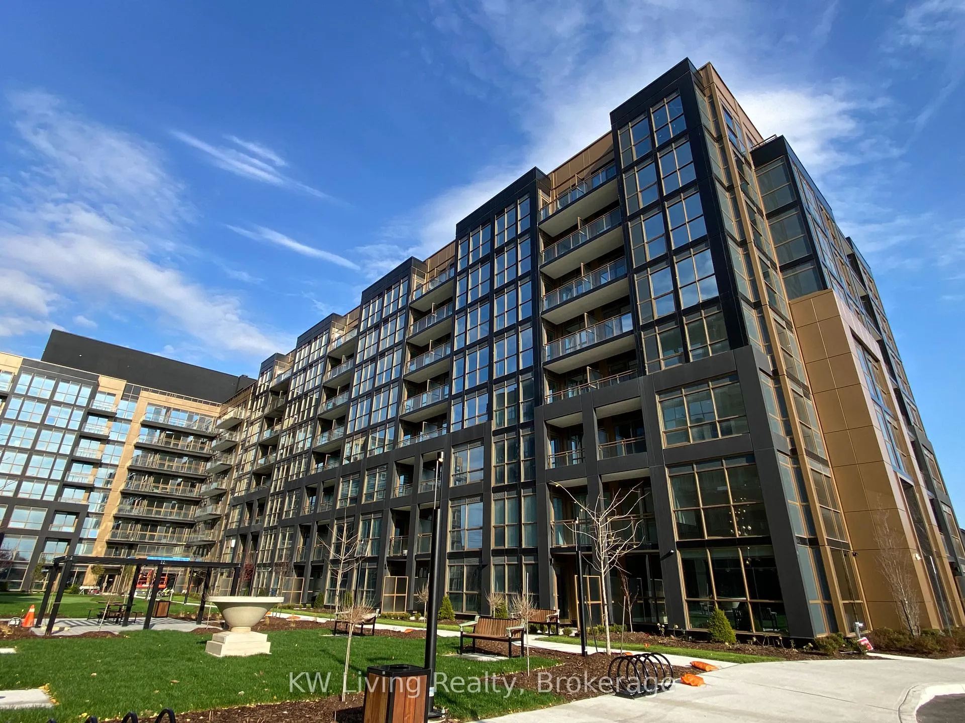 Photo 5 of Unit 308, 2343 Khalsa Gate, Oakville, Westmount — HOMEH