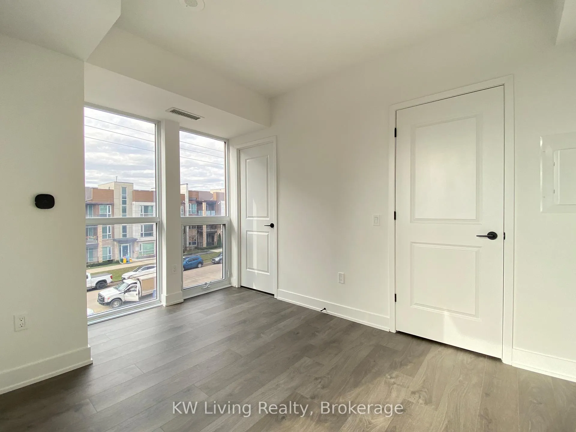 Photo 15 of Unit 308, 2343 Khalsa Gate, Oakville, Westmount — HOMEH