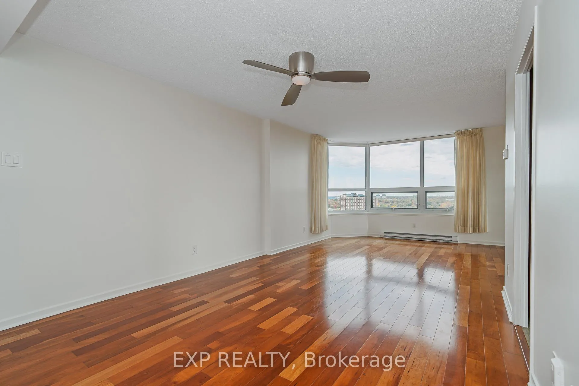 Photo 8 of Unit 2305, 1500 Riverside Drive, Ottawa, Riverview Park — HOMEH