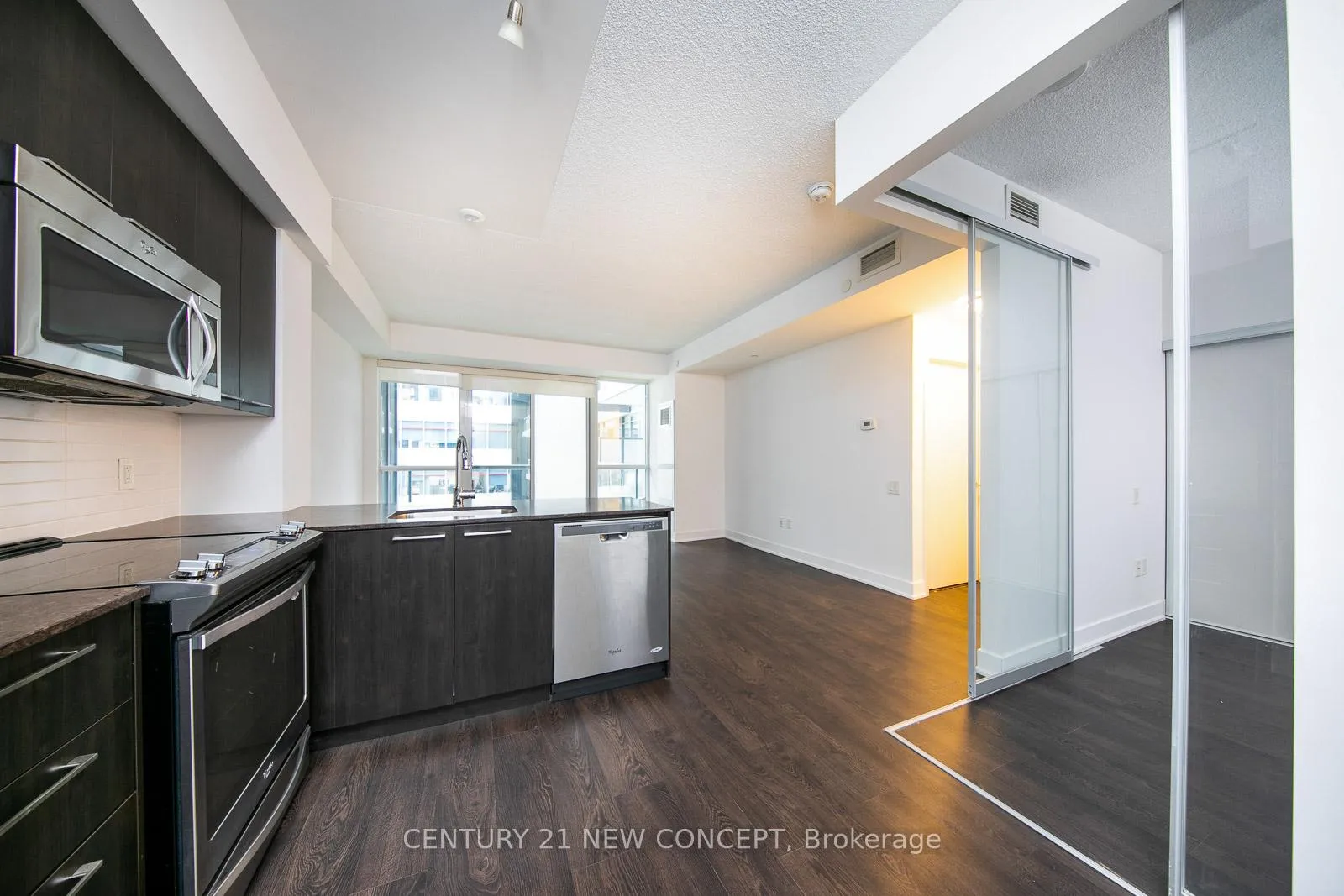 Photo 6 of Unit 509, 30 Roehampton Avenue, Toronto, Mount Pleasant West — HOMEH