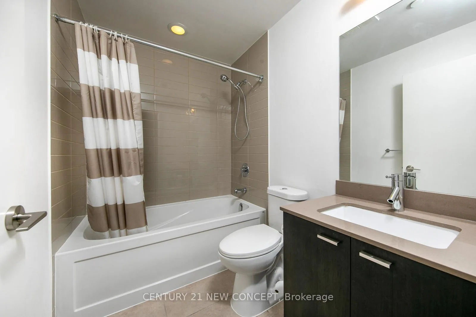 Photo 13 of Unit 509, 30 Roehampton Avenue, Toronto, Mount Pleasant West — HOMEH