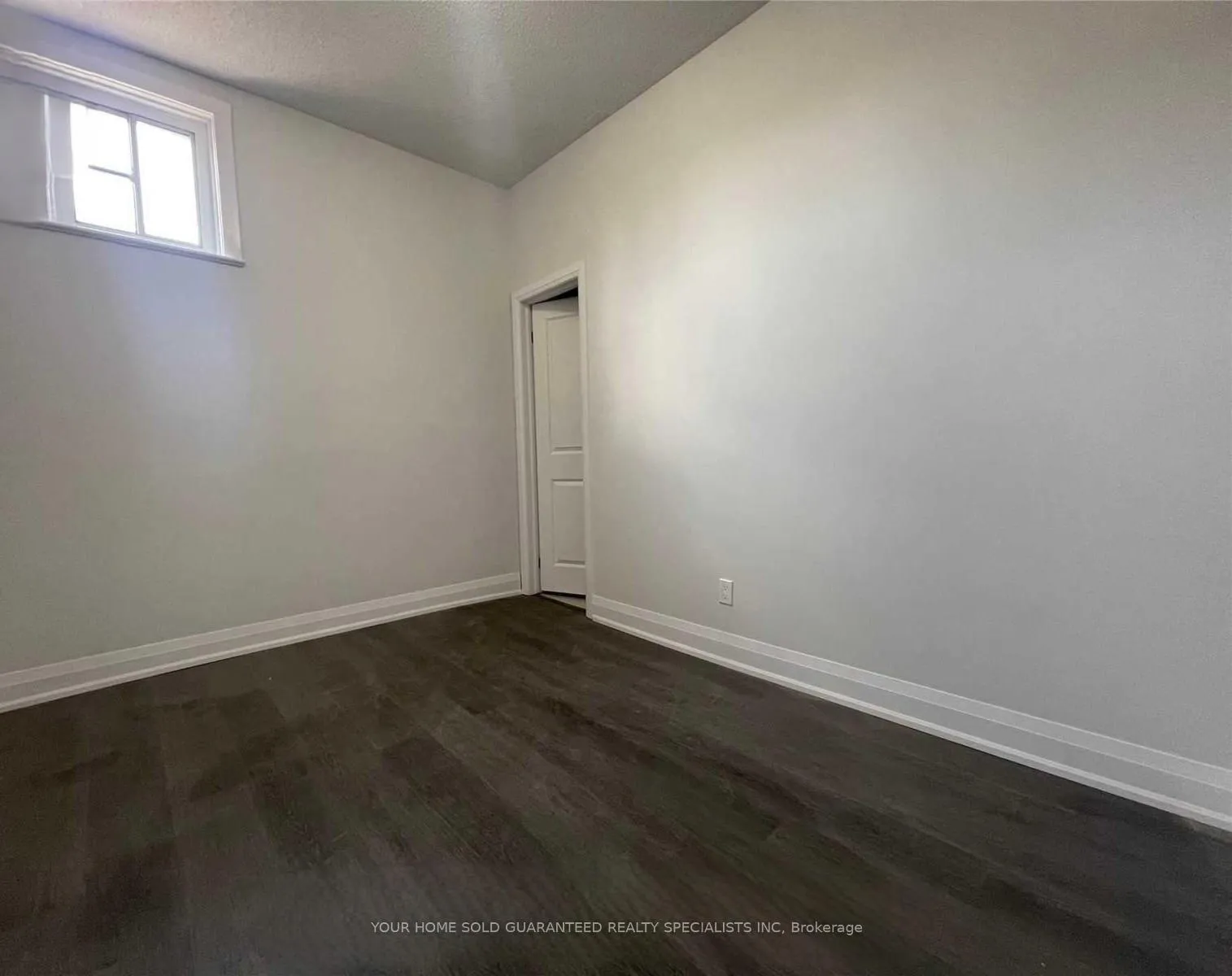 Photo 4 of Unit 2, 15229 Yonge Street, Aurora, Aurora Village — HOMEH
