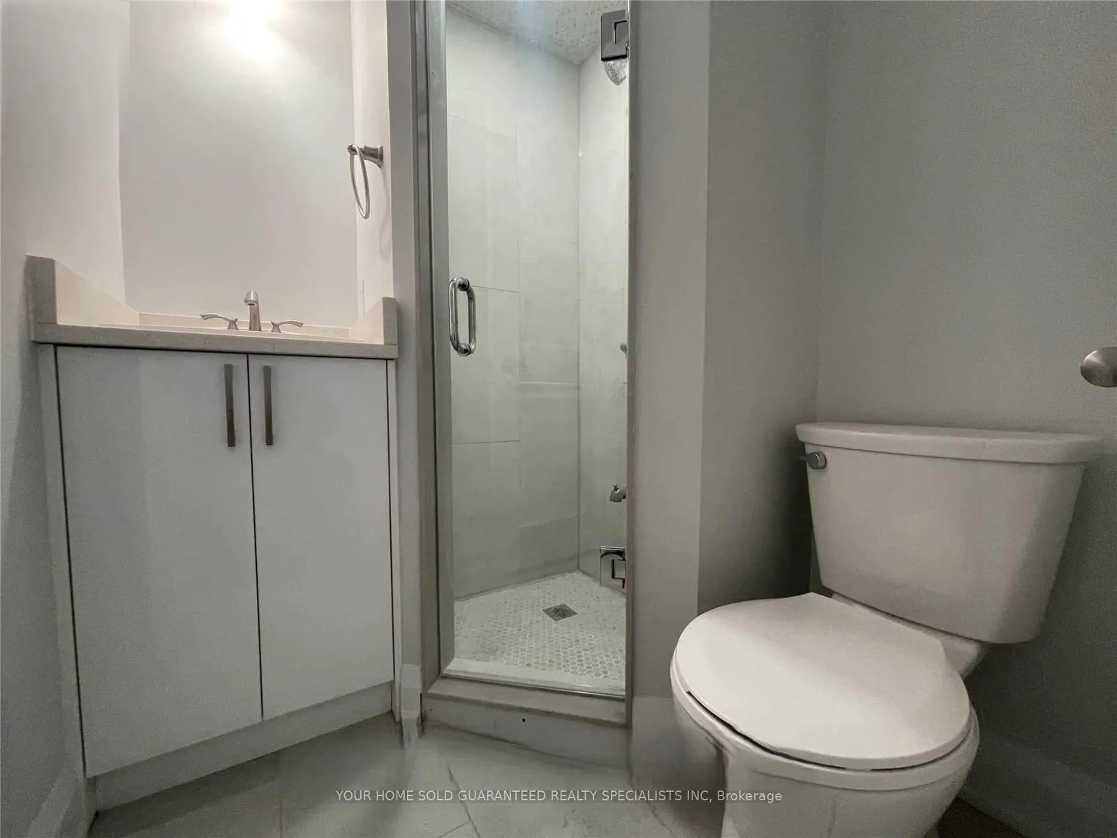 Photo 5 of Unit 2, 15229 Yonge Street, Aurora, Aurora Village — HOMEH