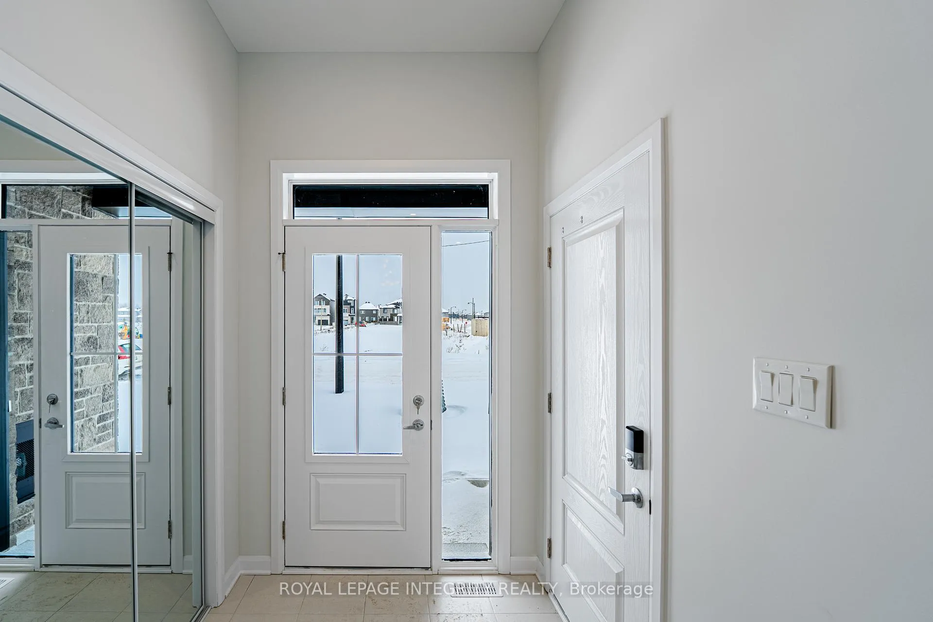 Photo 3 of 504 Ingenuity Row, Ottawa, Kanata - Morgan's Grant/South March — HOMEH
