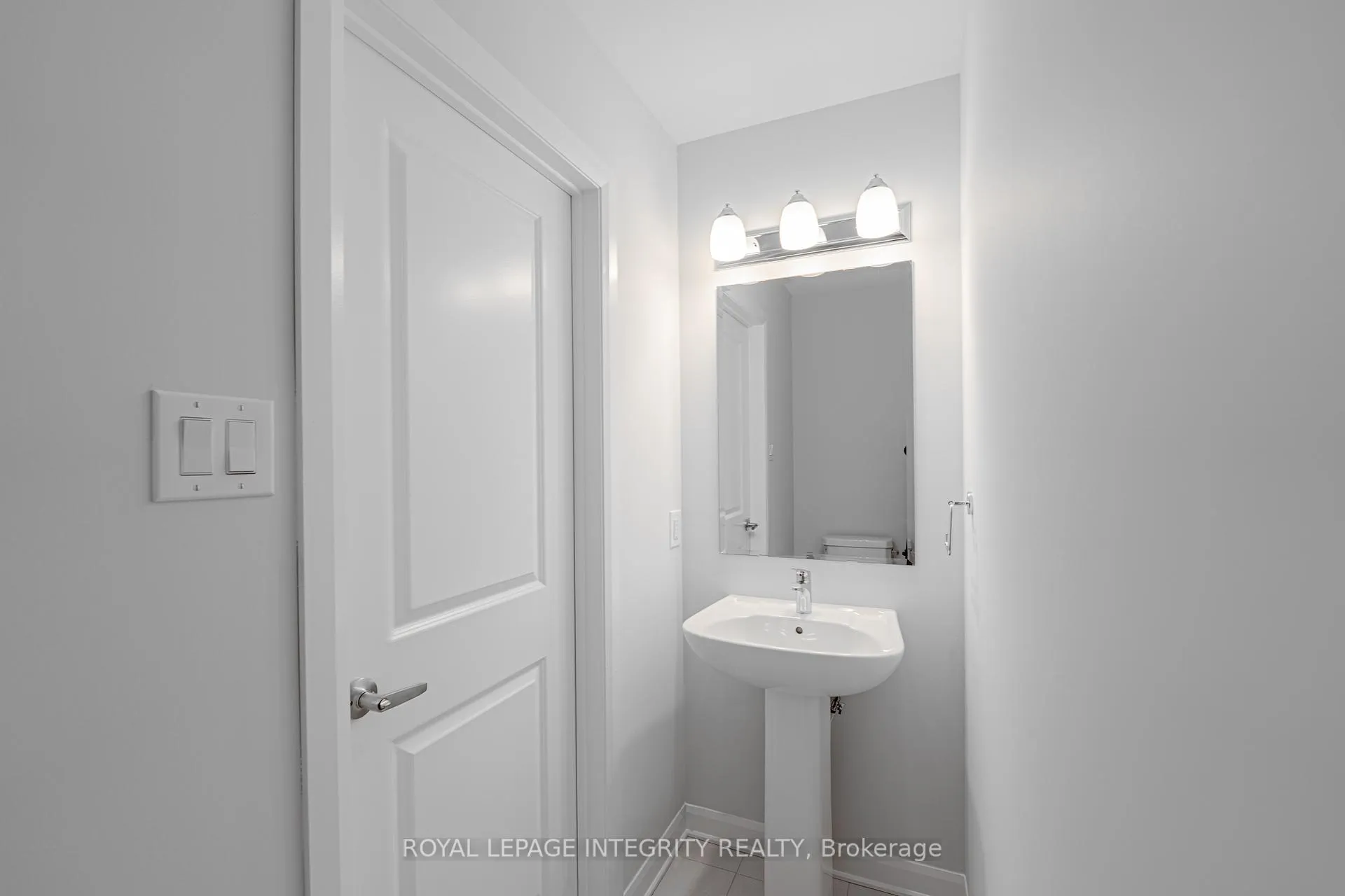 Photo 5 of 504 Ingenuity Row, Ottawa, Kanata - Morgan's Grant/South March — HOMEH