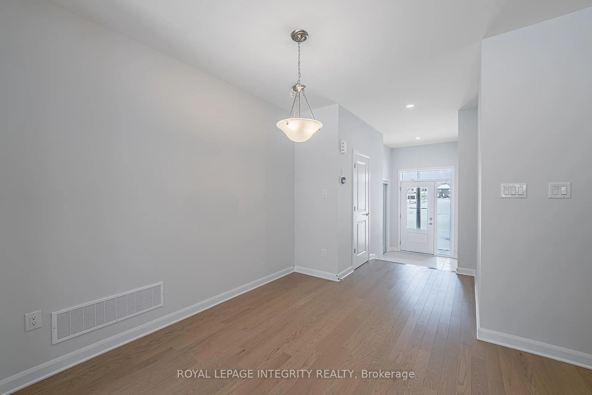 Photo 10 of 504 Ingenuity Row, Ottawa, Kanata - Morgan's Grant/South March — HOMEH